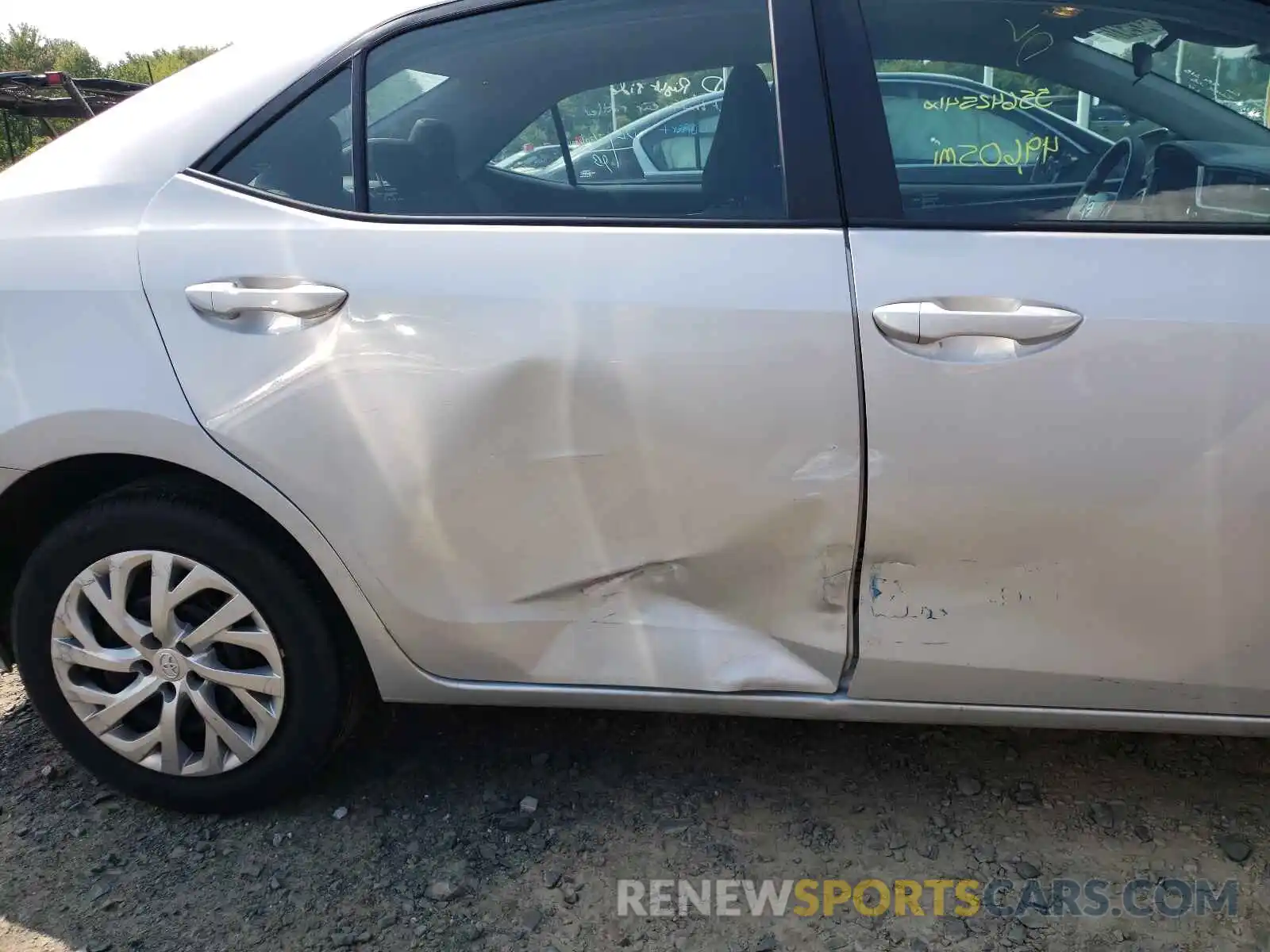 9 Photograph of a damaged car 2T1BURHE9KC242439 TOYOTA COROLLA 2019