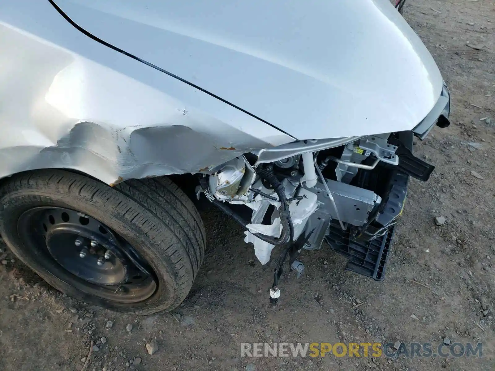 9 Photograph of a damaged car 2T1BURHE9KC242585 TOYOTA COROLLA 2019