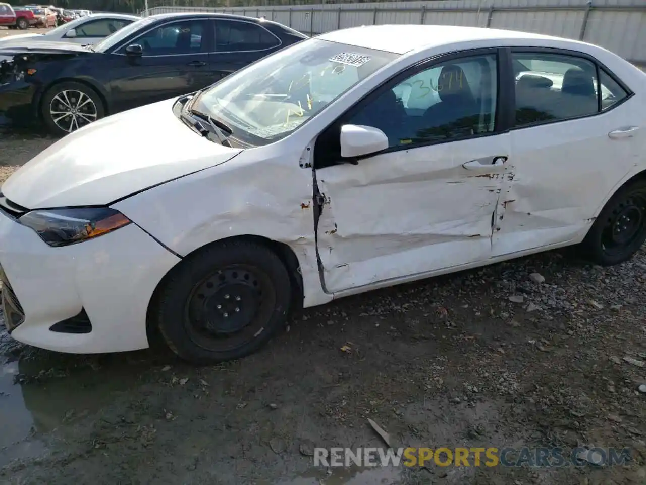 9 Photograph of a damaged car 2T1BURHE9KC242974 TOYOTA COROLLA 2019