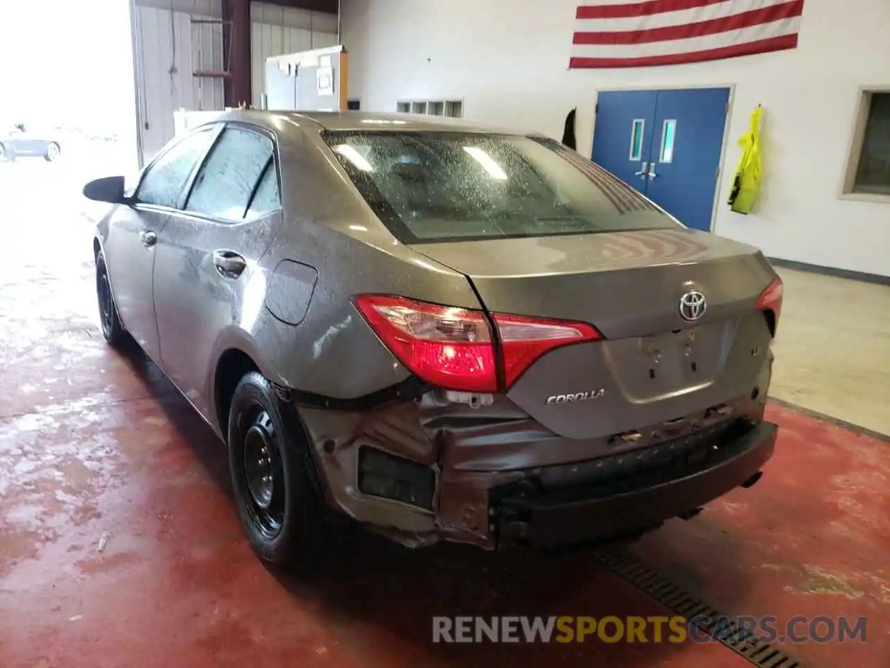 3 Photograph of a damaged car 2T1BURHE9KC243140 TOYOTA COROLLA 2019