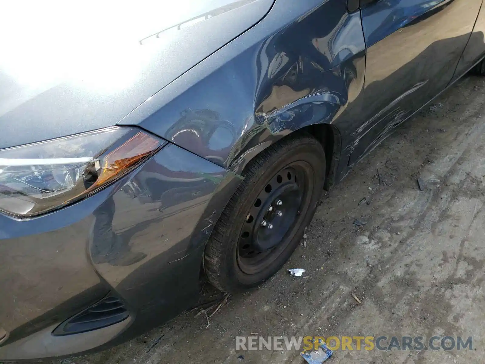 9 Photograph of a damaged car 2T1BURHE9KC243221 TOYOTA COROLLA 2019