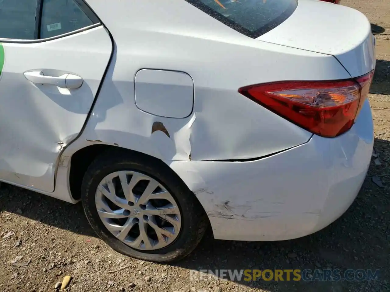 9 Photograph of a damaged car 2T1BURHE9KC243476 TOYOTA COROLLA 2019