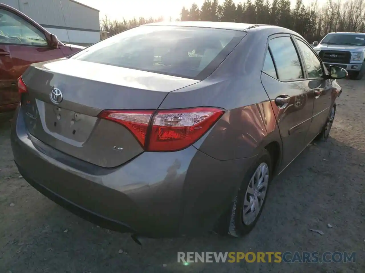 4 Photograph of a damaged car 2T1BURHE9KC243669 TOYOTA COROLLA 2019