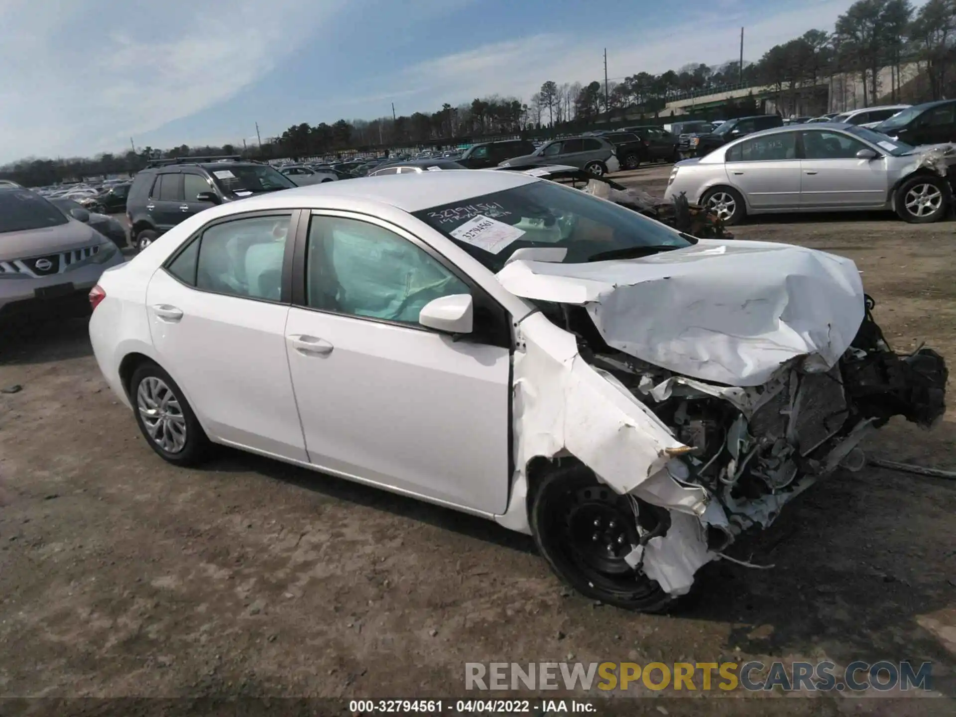 1 Photograph of a damaged car 2T1BURHE9KC245275 TOYOTA COROLLA 2019