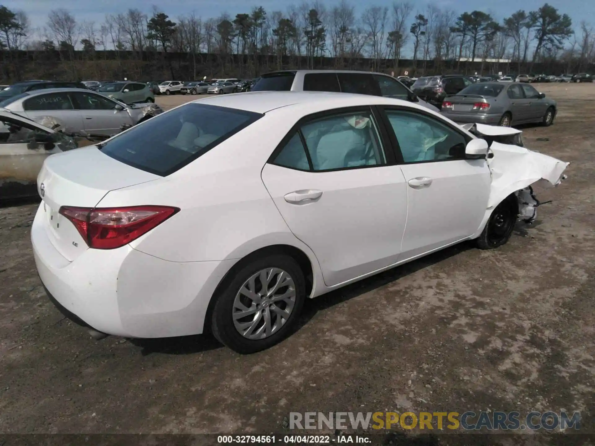 4 Photograph of a damaged car 2T1BURHE9KC245275 TOYOTA COROLLA 2019