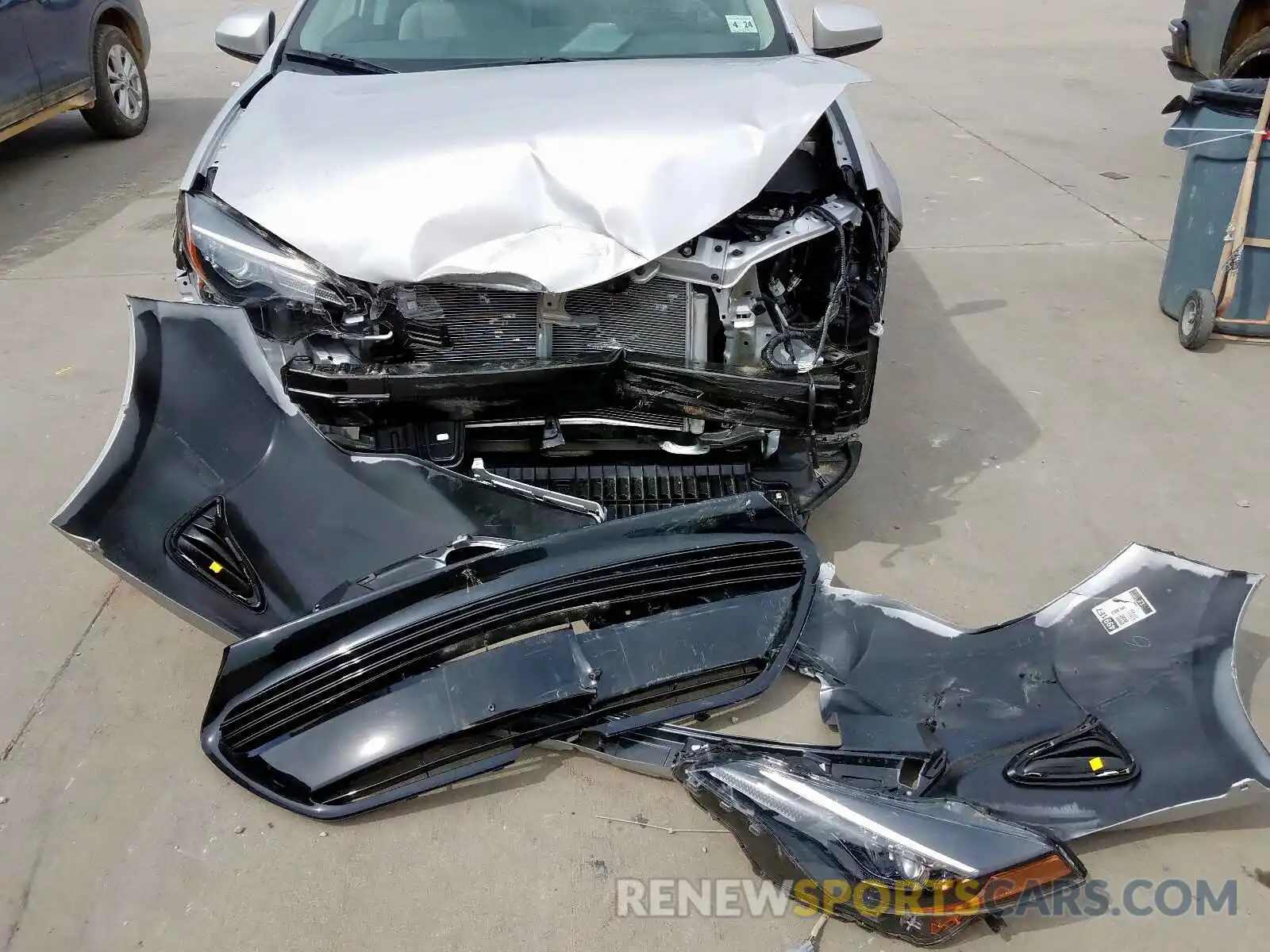 9 Photograph of a damaged car 2T1BURHE9KC245471 TOYOTA COROLLA 2019