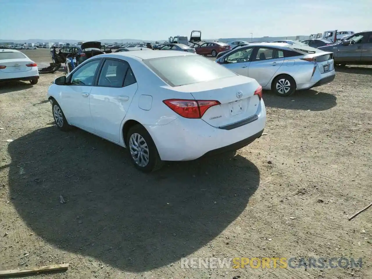 3 Photograph of a damaged car 2T1BURHE9KC245938 TOYOTA COROLLA 2019