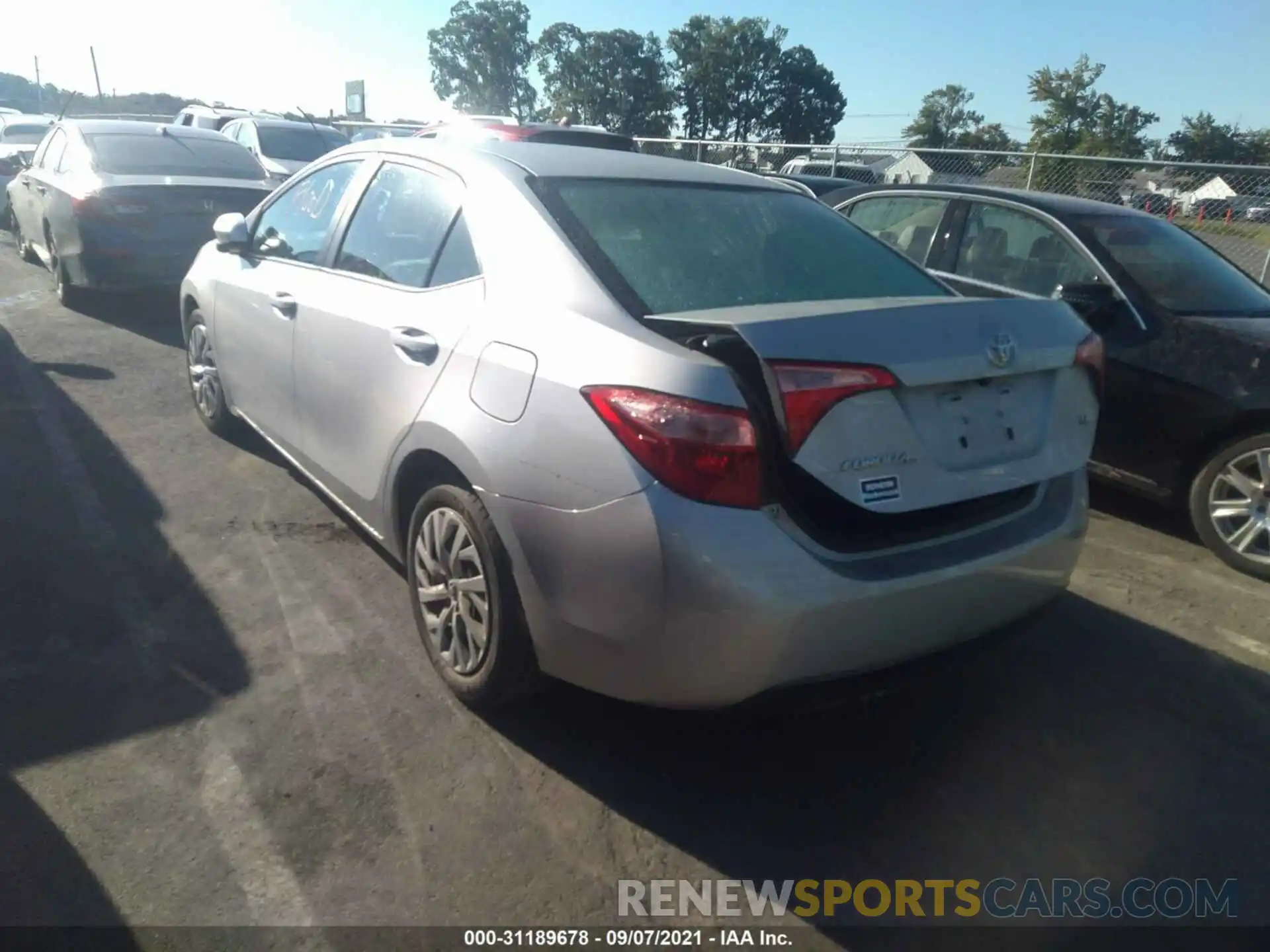 3 Photograph of a damaged car 2T1BURHE9KC246328 TOYOTA COROLLA 2019