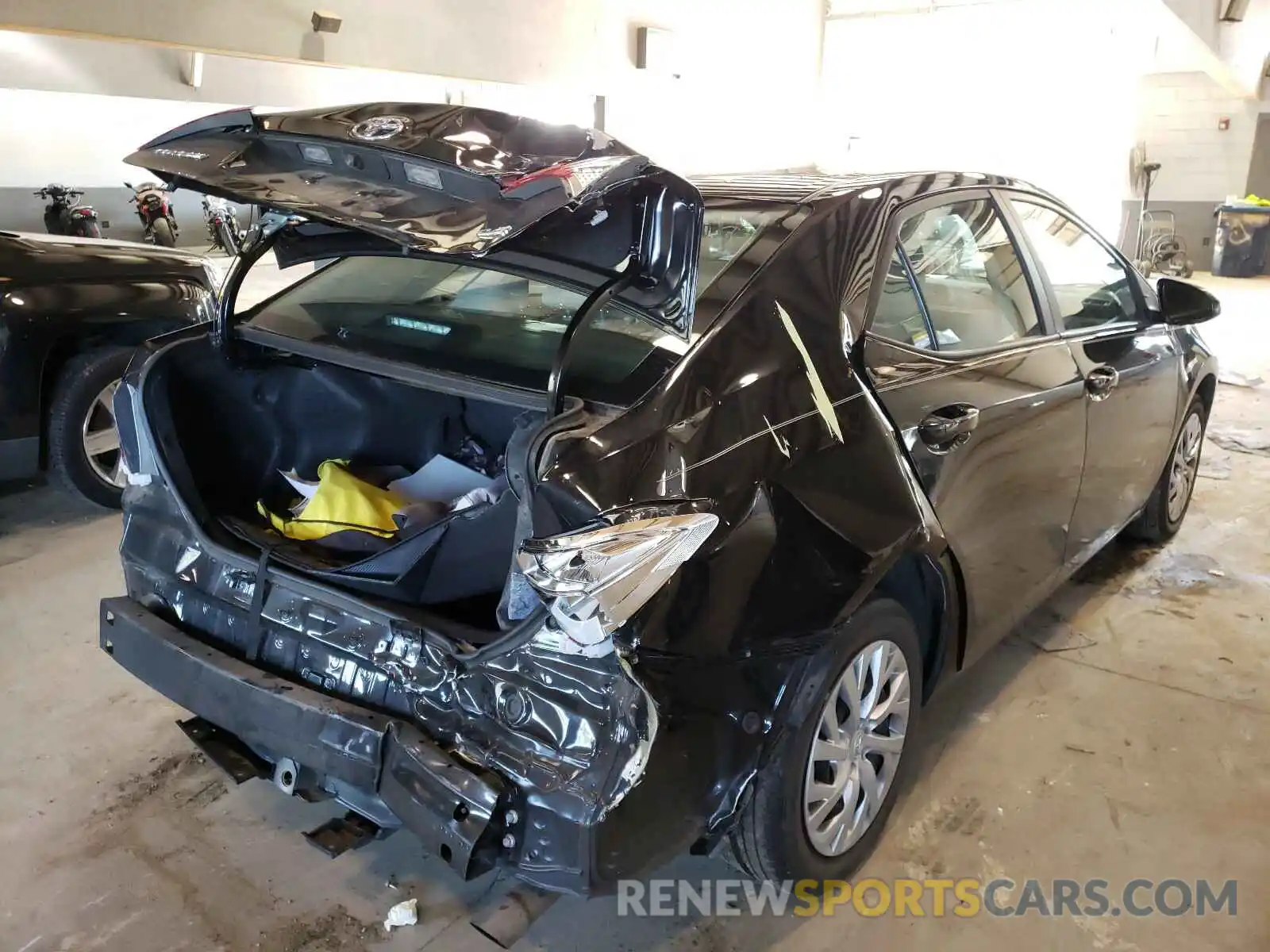 4 Photograph of a damaged car 2T1BURHEXKC125968 TOYOTA COROLLA 2019