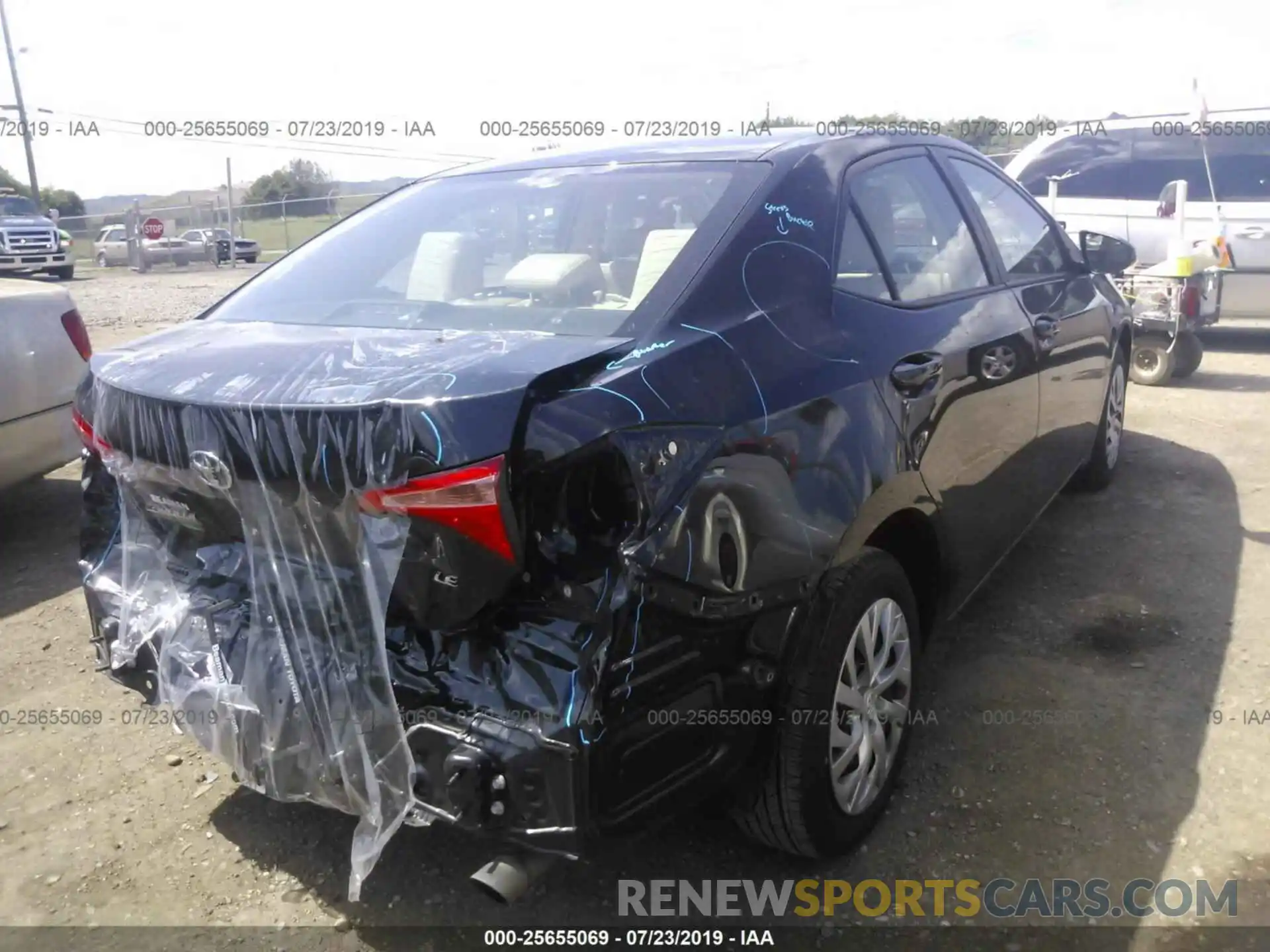 4 Photograph of a damaged car 2T1BURHEXKC129647 TOYOTA COROLLA 2019