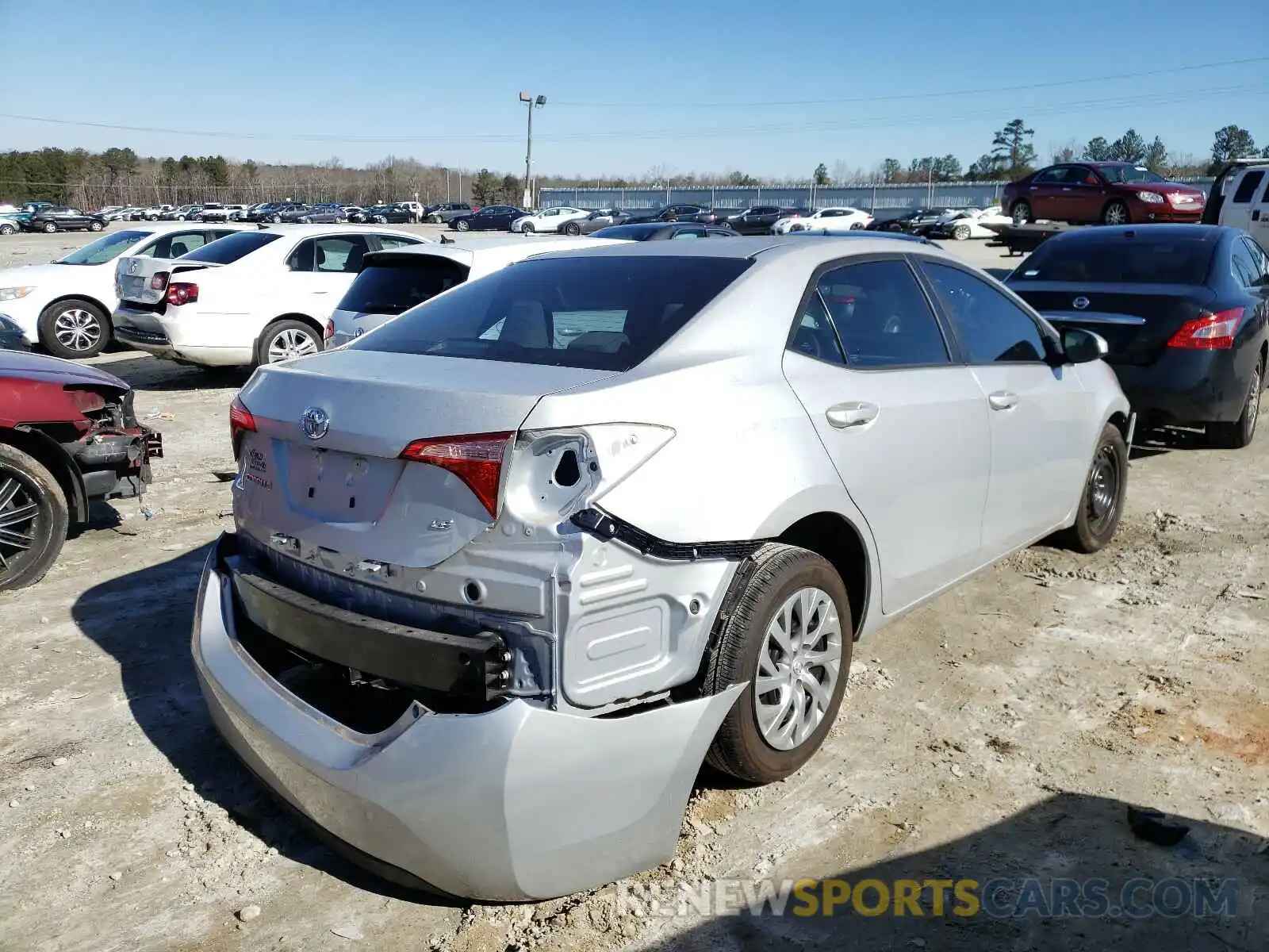 4 Photograph of a damaged car 2T1BURHEXKC131401 TOYOTA COROLLA 2019