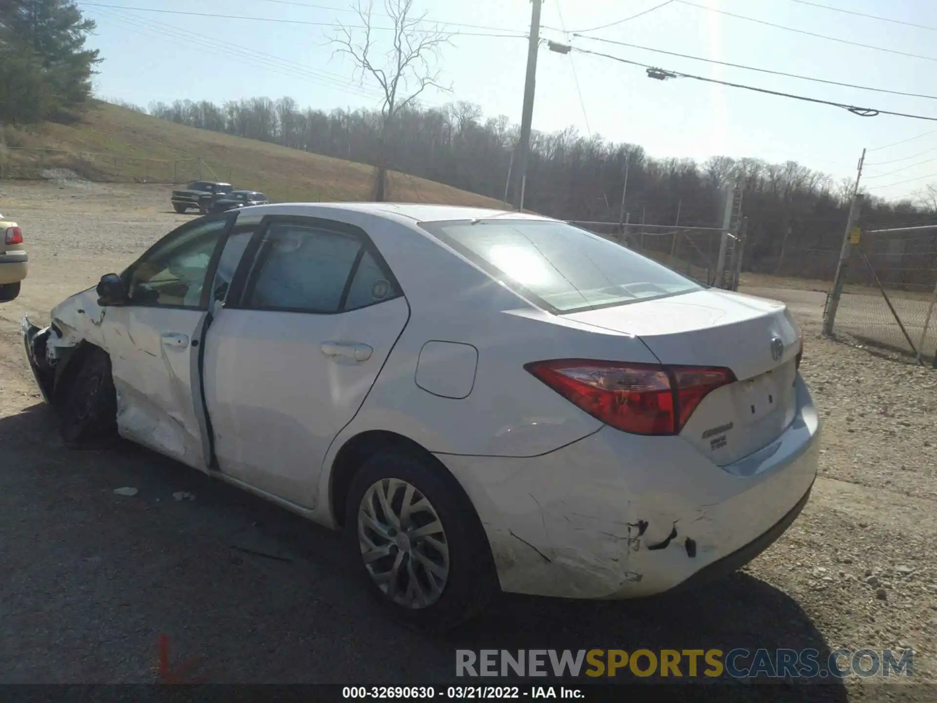 3 Photograph of a damaged car 2T1BURHEXKC131687 TOYOTA COROLLA 2019