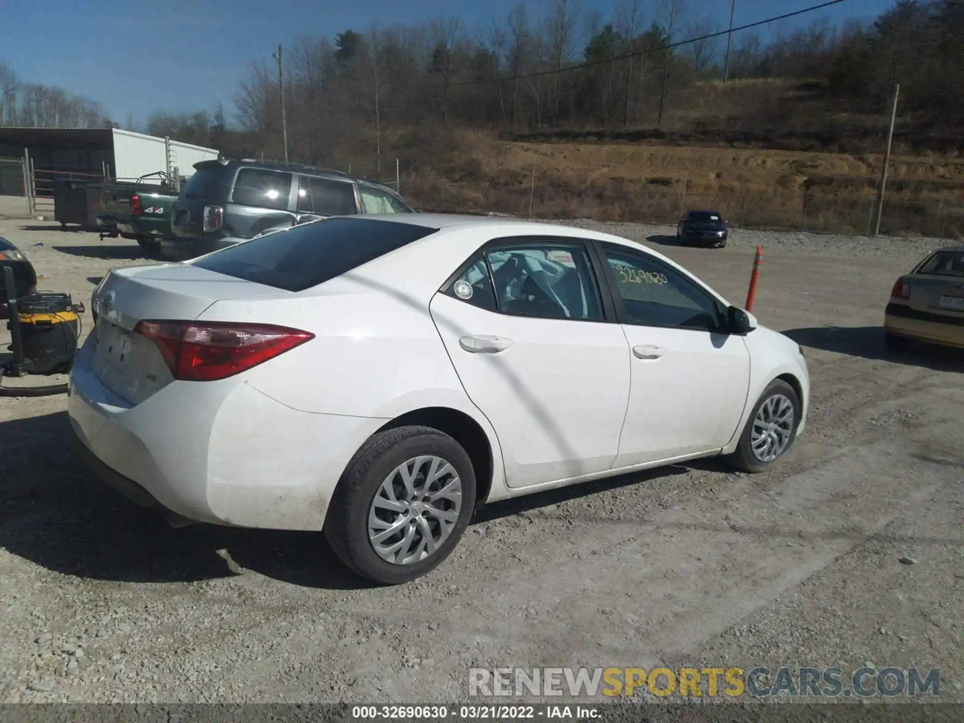 4 Photograph of a damaged car 2T1BURHEXKC131687 TOYOTA COROLLA 2019