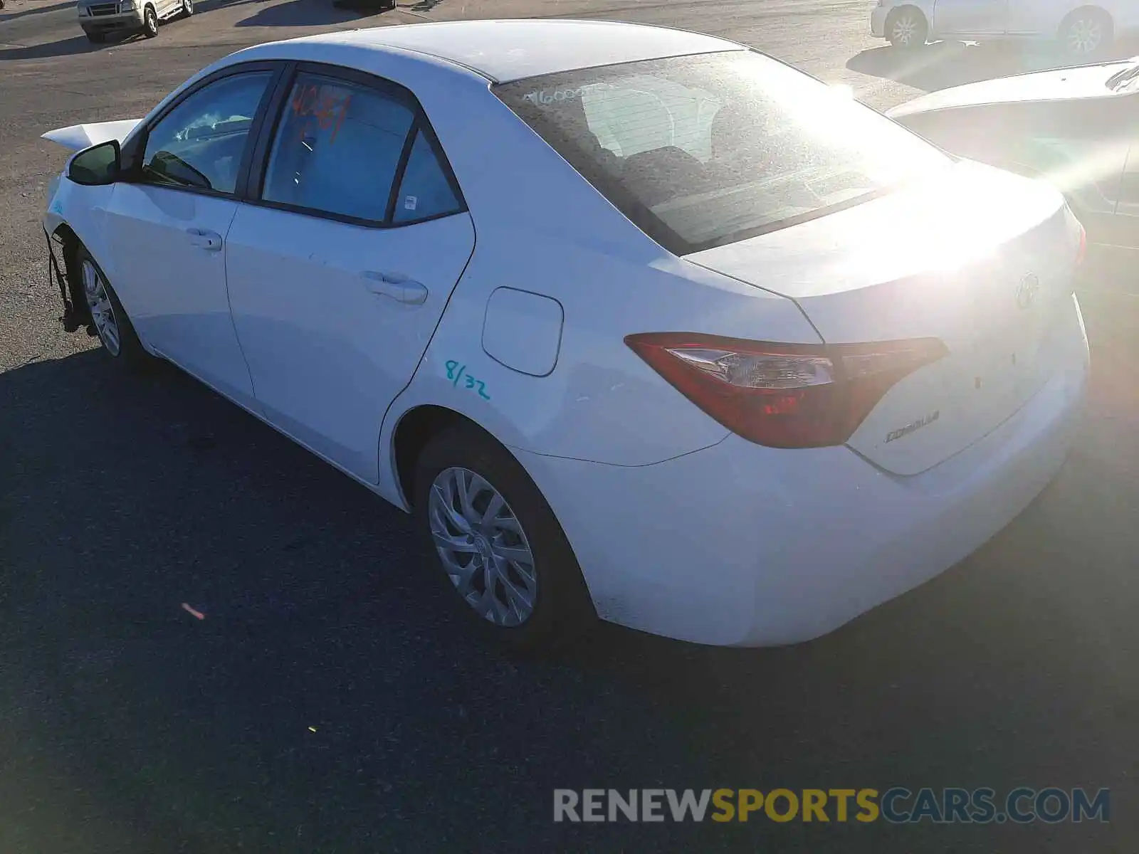 3 Photograph of a damaged car 2T1BURHEXKC137697 TOYOTA COROLLA 2019