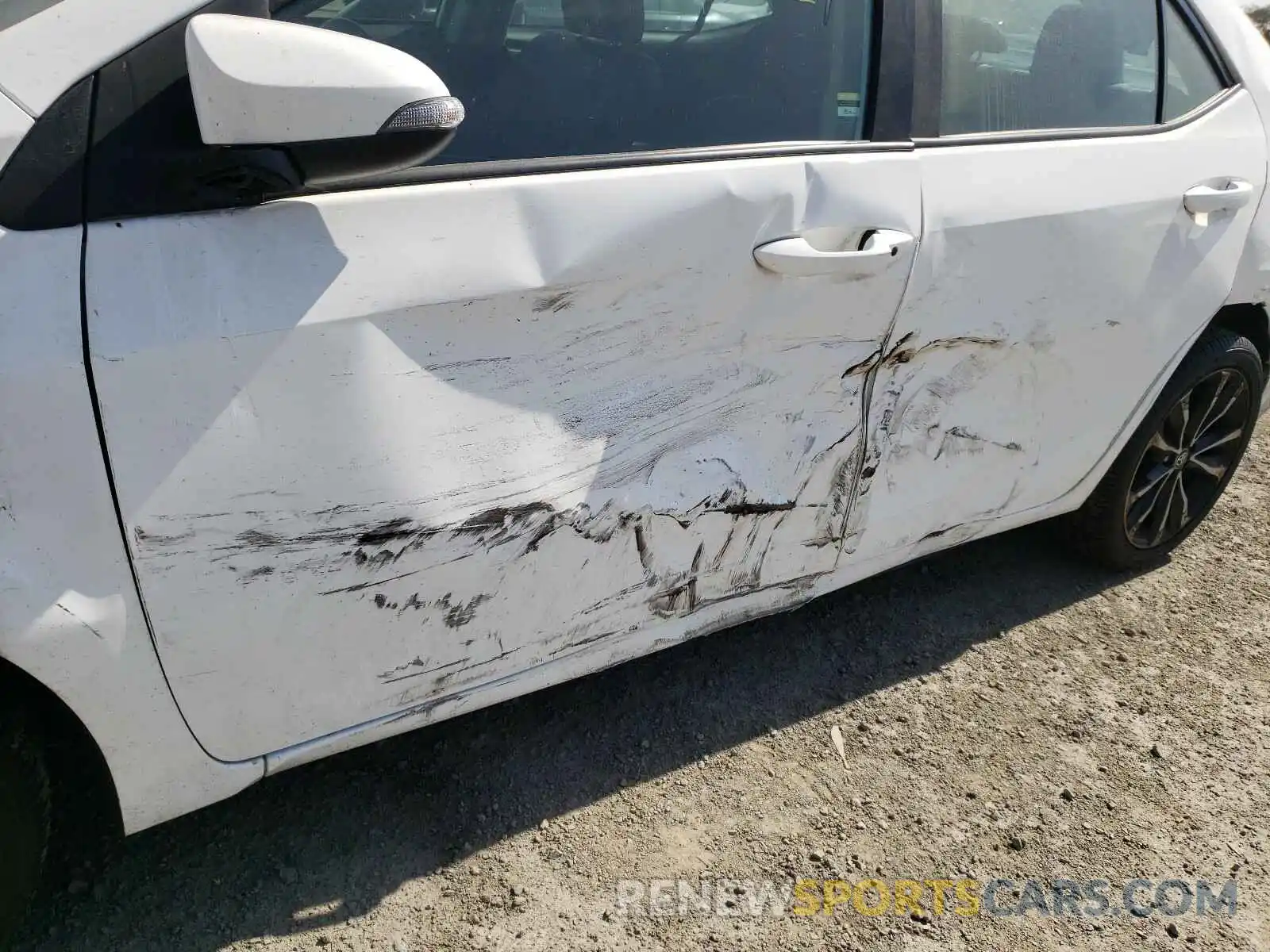 9 Photograph of a damaged car 2T1BURHEXKC138784 TOYOTA COROLLA 2019