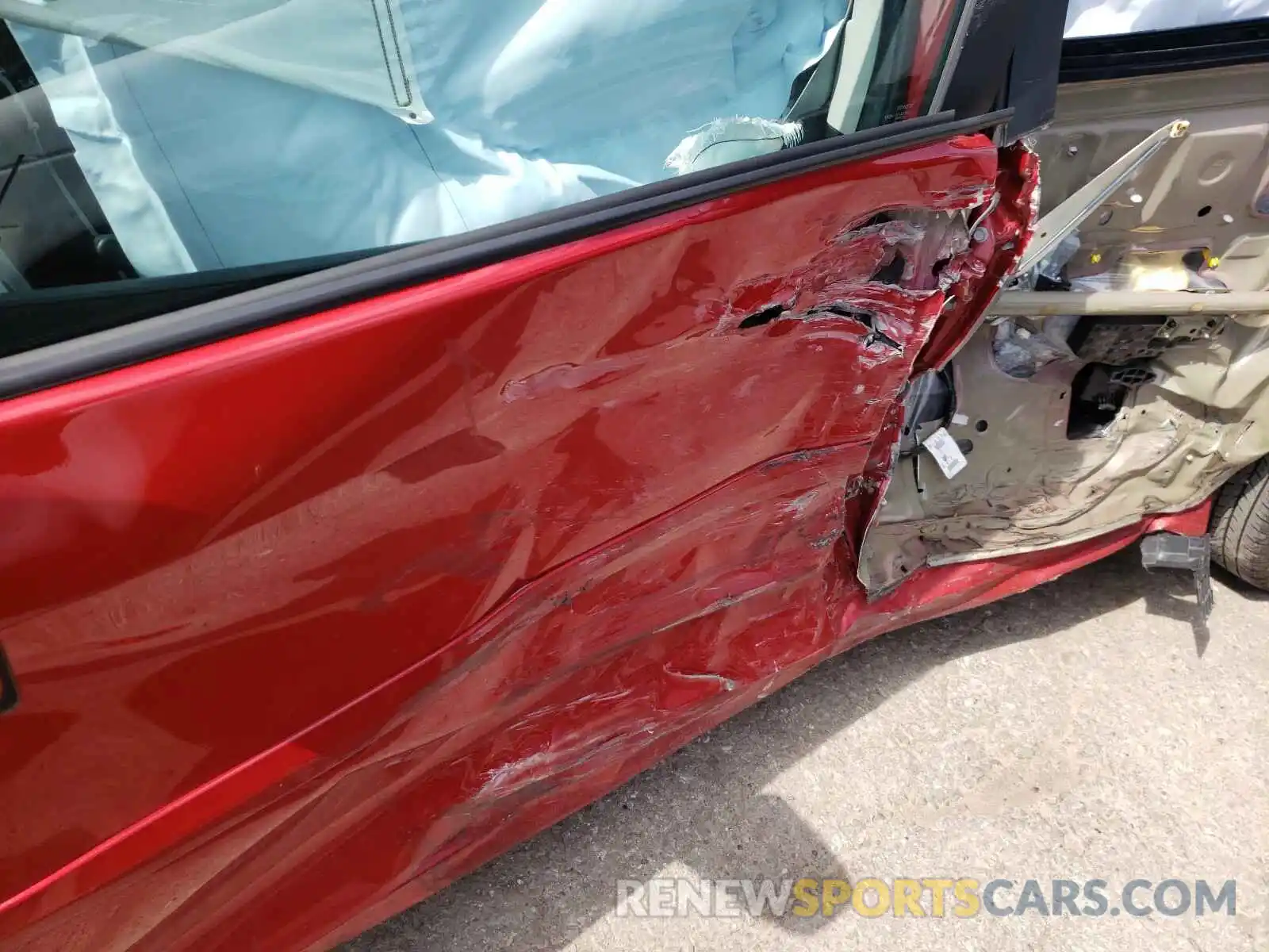 10 Photograph of a damaged car 2T1BURHEXKC144746 TOYOTA COROLLA 2019