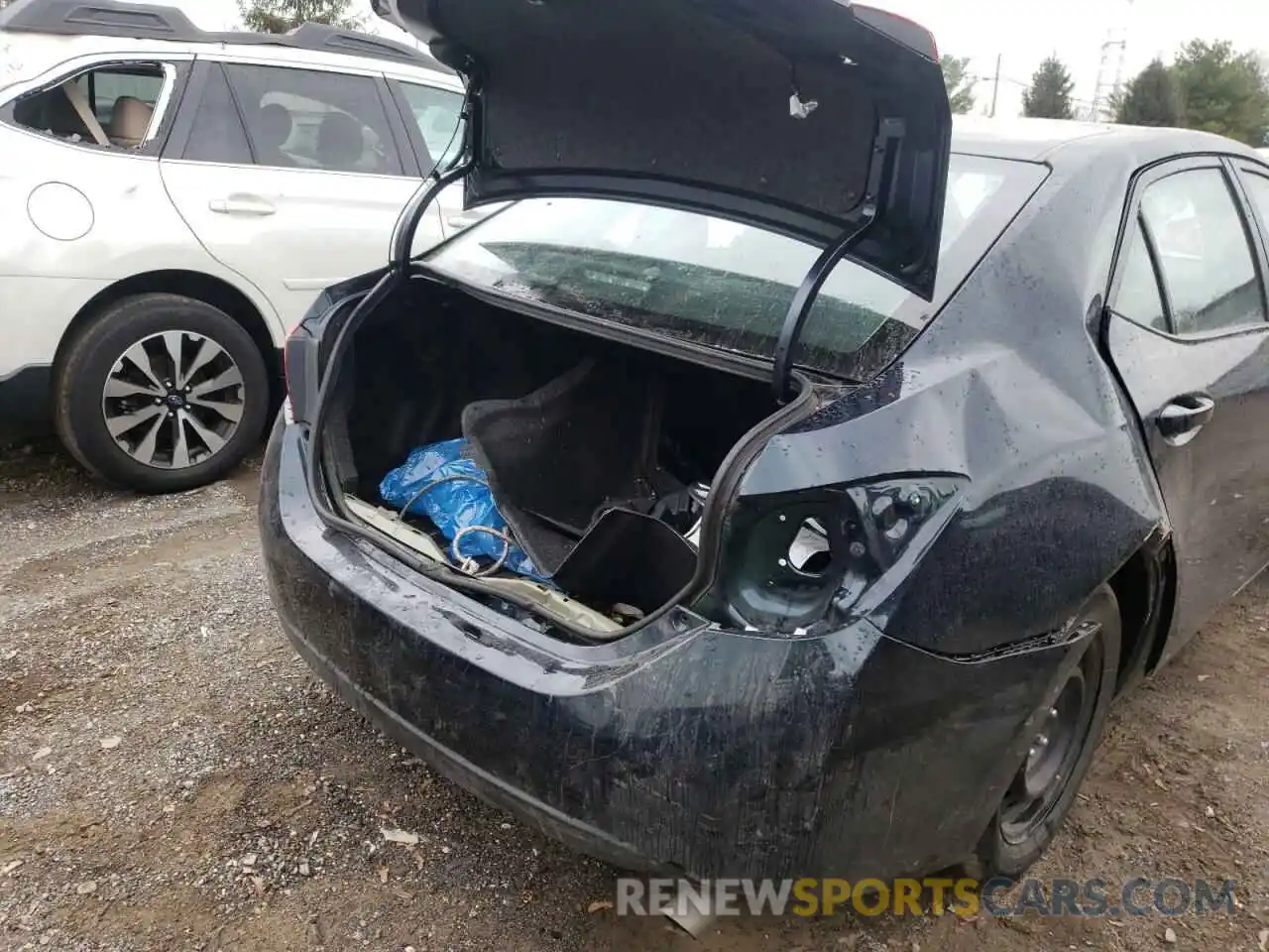 9 Photograph of a damaged car 2T1BURHEXKC146125 TOYOTA COROLLA 2019