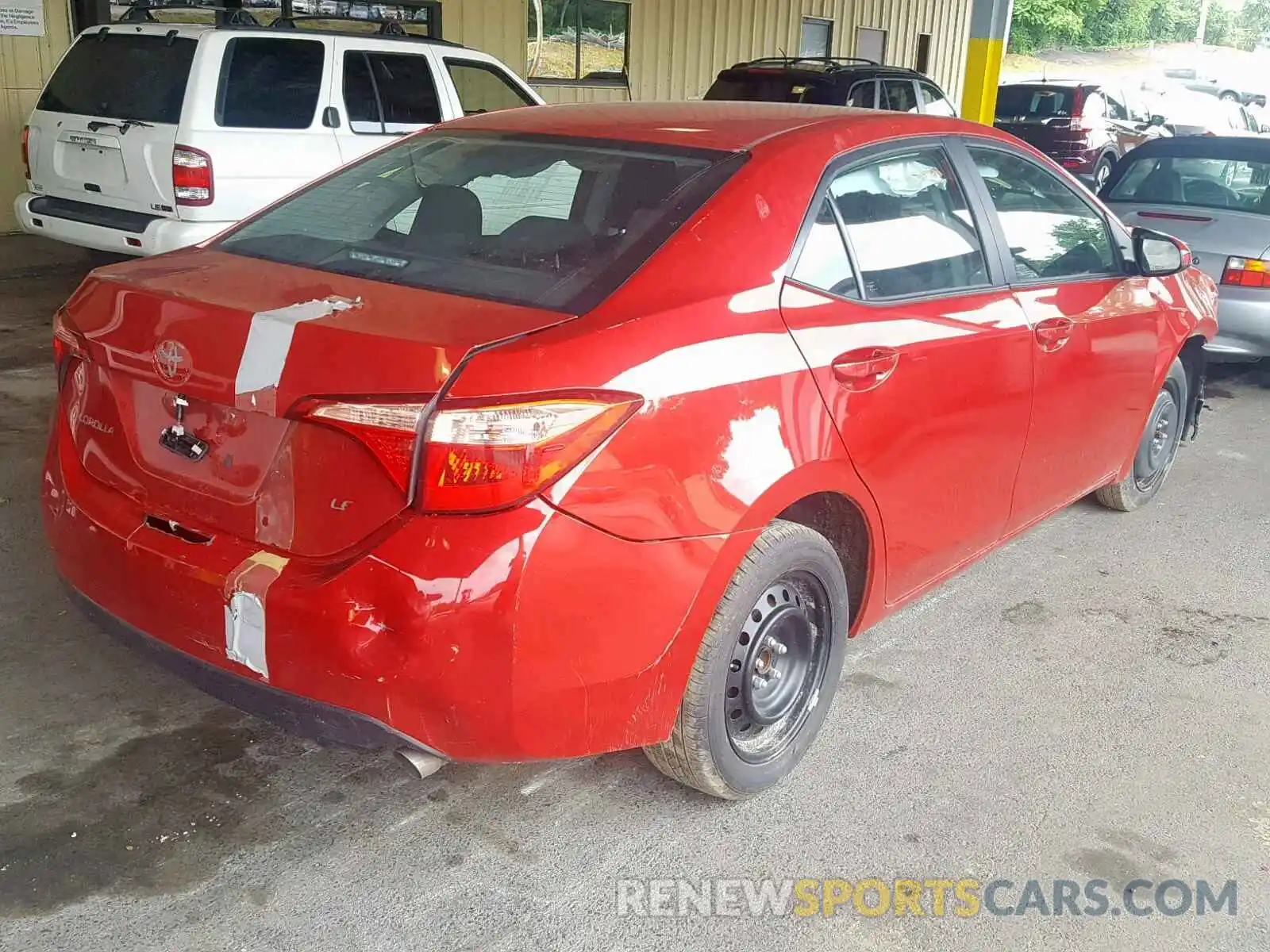 4 Photograph of a damaged car 2T1BURHEXKC147386 TOYOTA COROLLA 2019