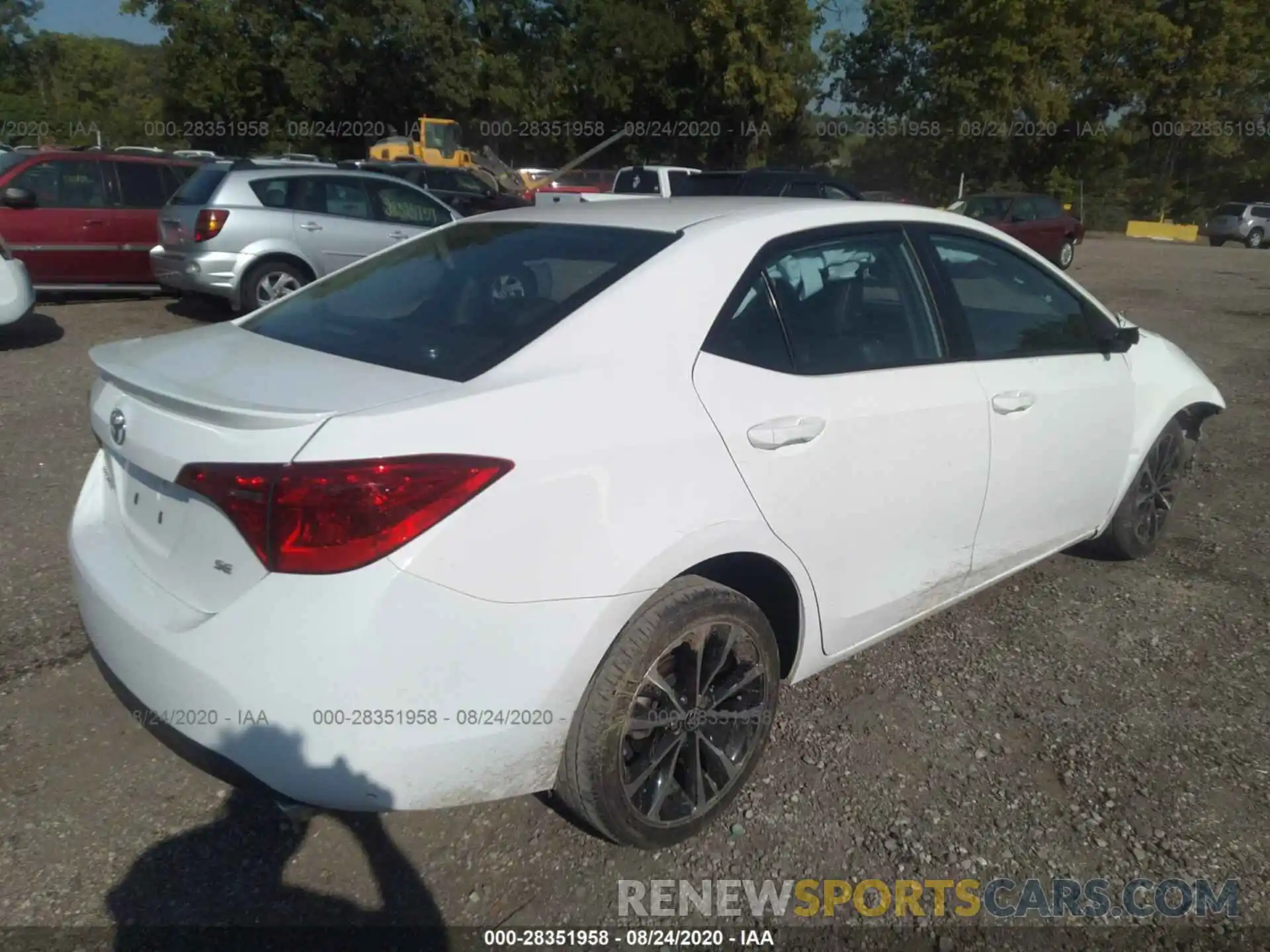 4 Photograph of a damaged car 2T1BURHEXKC147517 TOYOTA COROLLA 2019