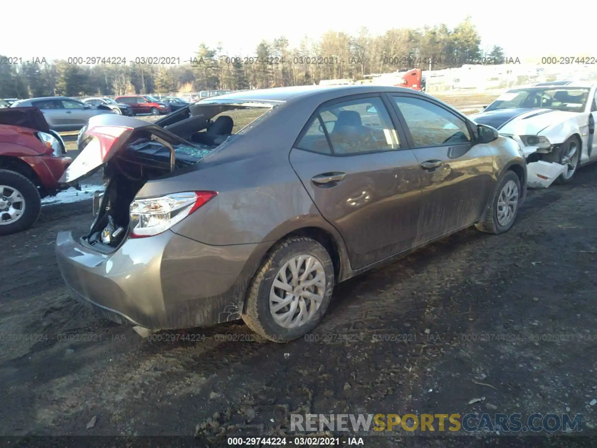 4 Photograph of a damaged car 2T1BURHEXKC150174 TOYOTA COROLLA 2019