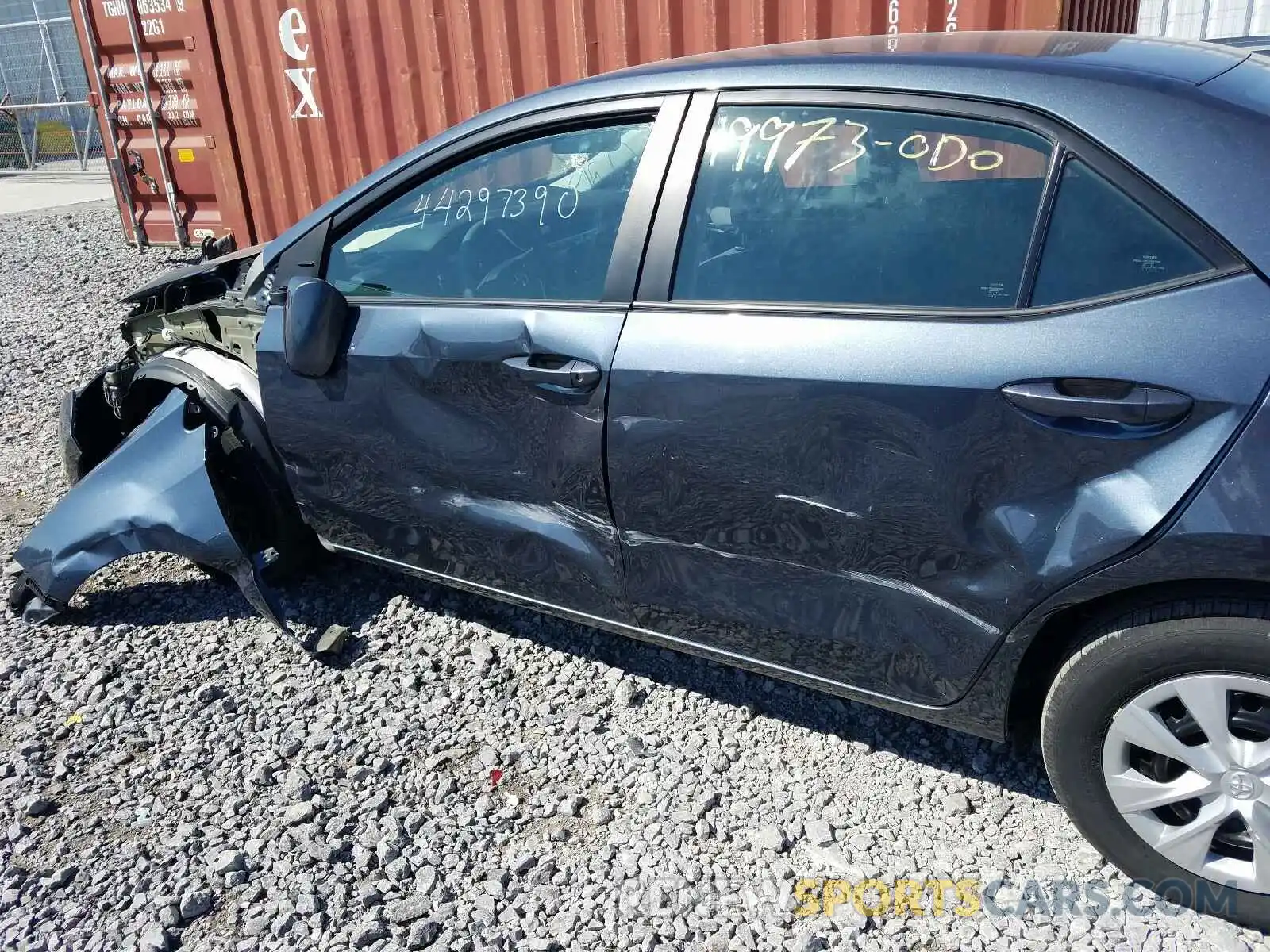 9 Photograph of a damaged car 2T1BURHEXKC152216 TOYOTA COROLLA 2019