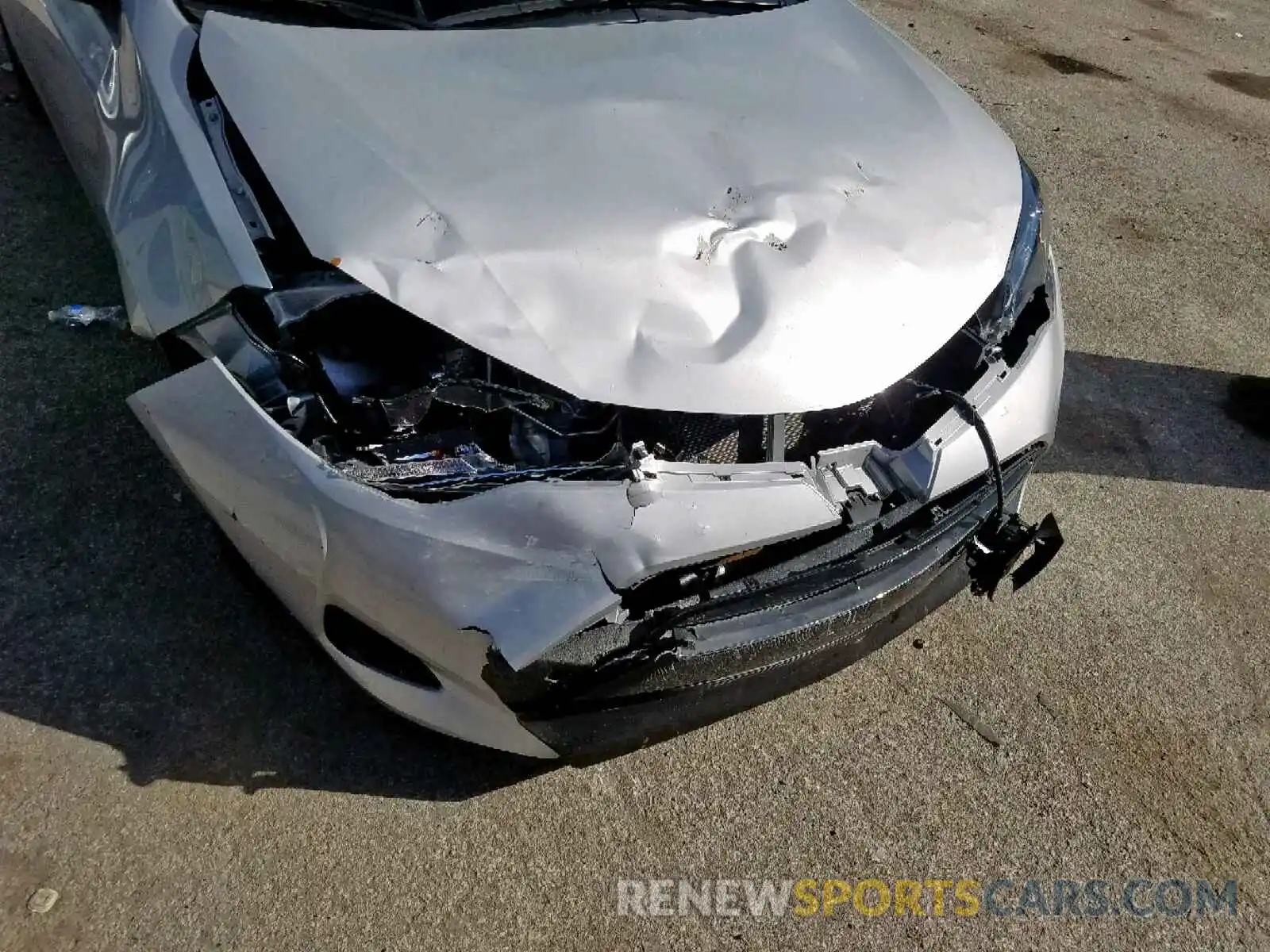 9 Photograph of a damaged car 2T1BURHEXKC153964 TOYOTA COROLLA 2019