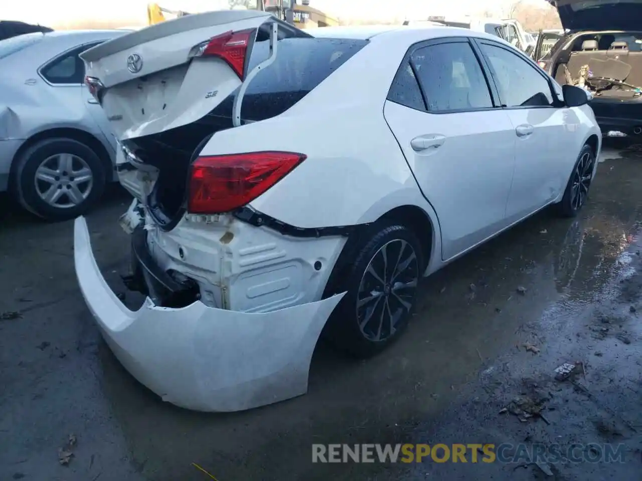 4 Photograph of a damaged car 2T1BURHEXKC158310 TOYOTA COROLLA 2019