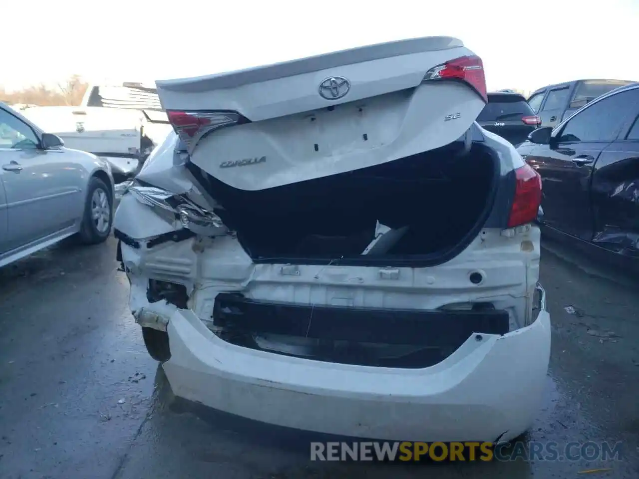 9 Photograph of a damaged car 2T1BURHEXKC158310 TOYOTA COROLLA 2019