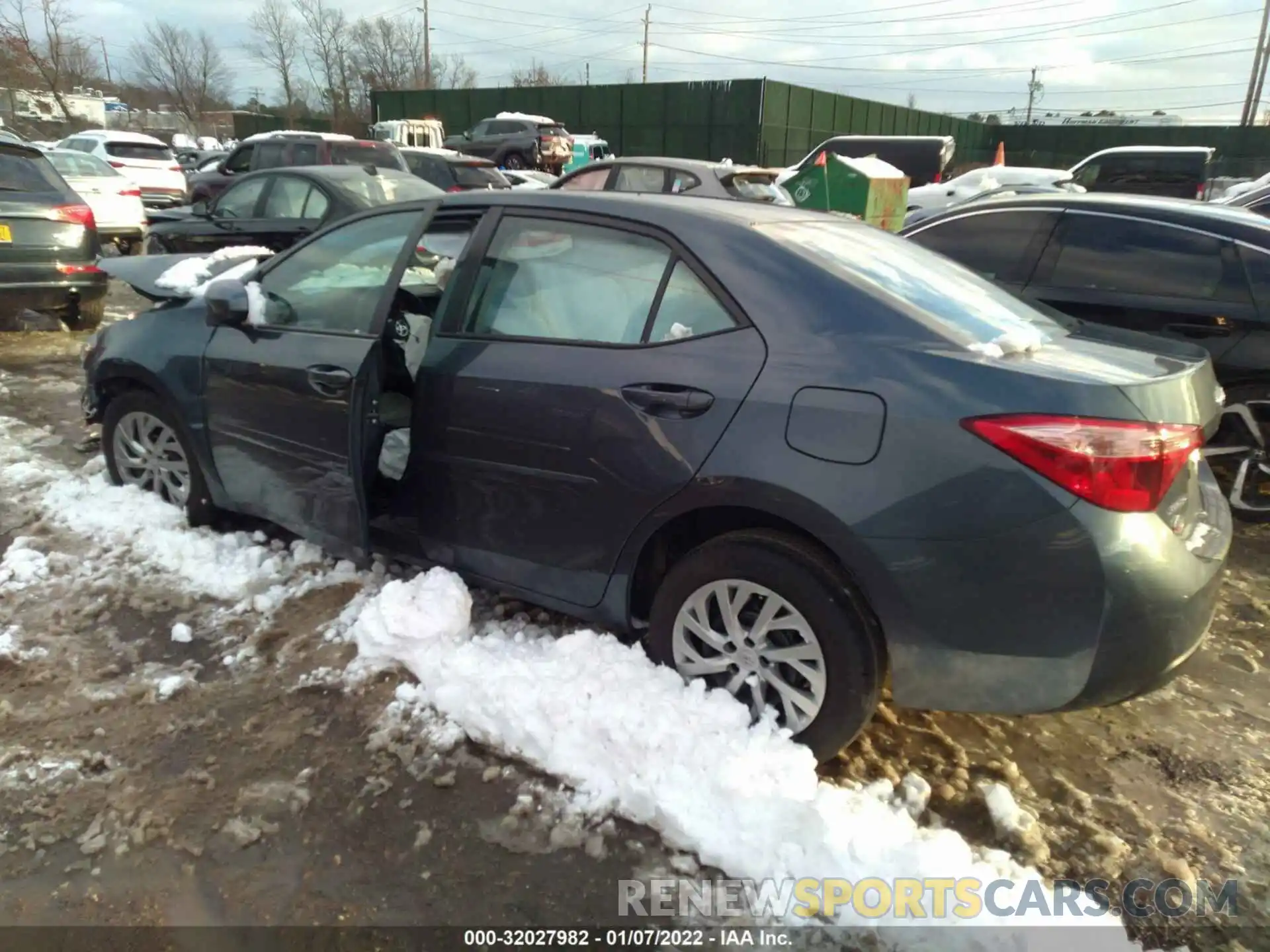 3 Photograph of a damaged car 2T1BURHEXKC160512 TOYOTA COROLLA 2019