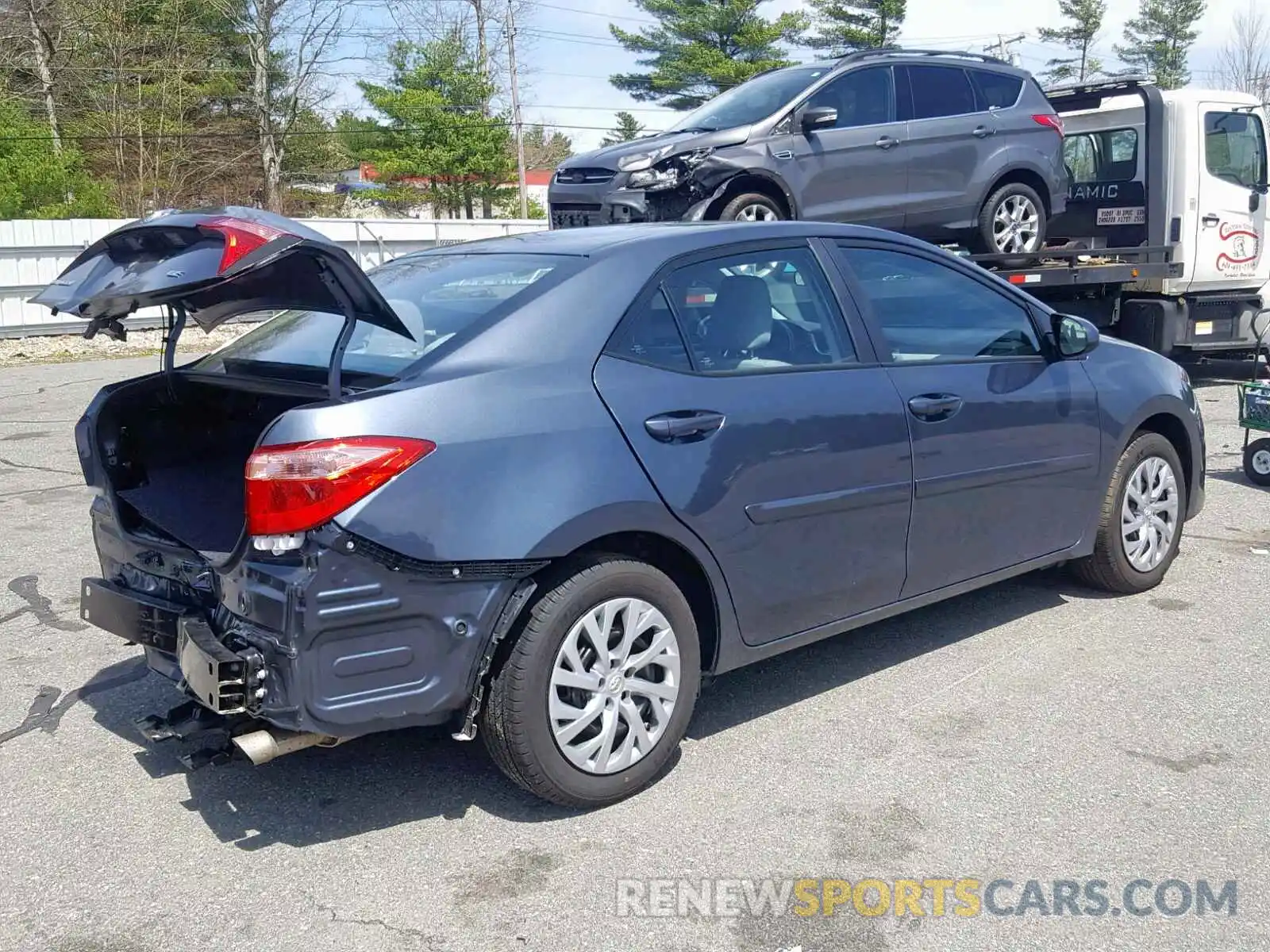 4 Photograph of a damaged car 2T1BURHEXKC160543 TOYOTA COROLLA 2019