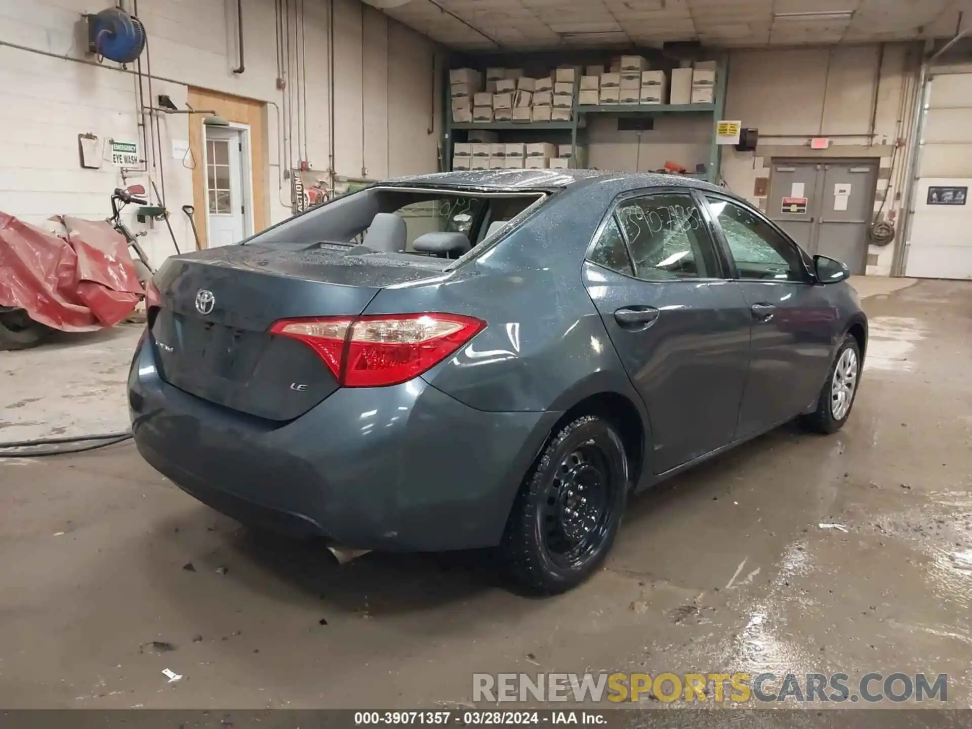 4 Photograph of a damaged car 2T1BURHEXKC160591 TOYOTA COROLLA 2019