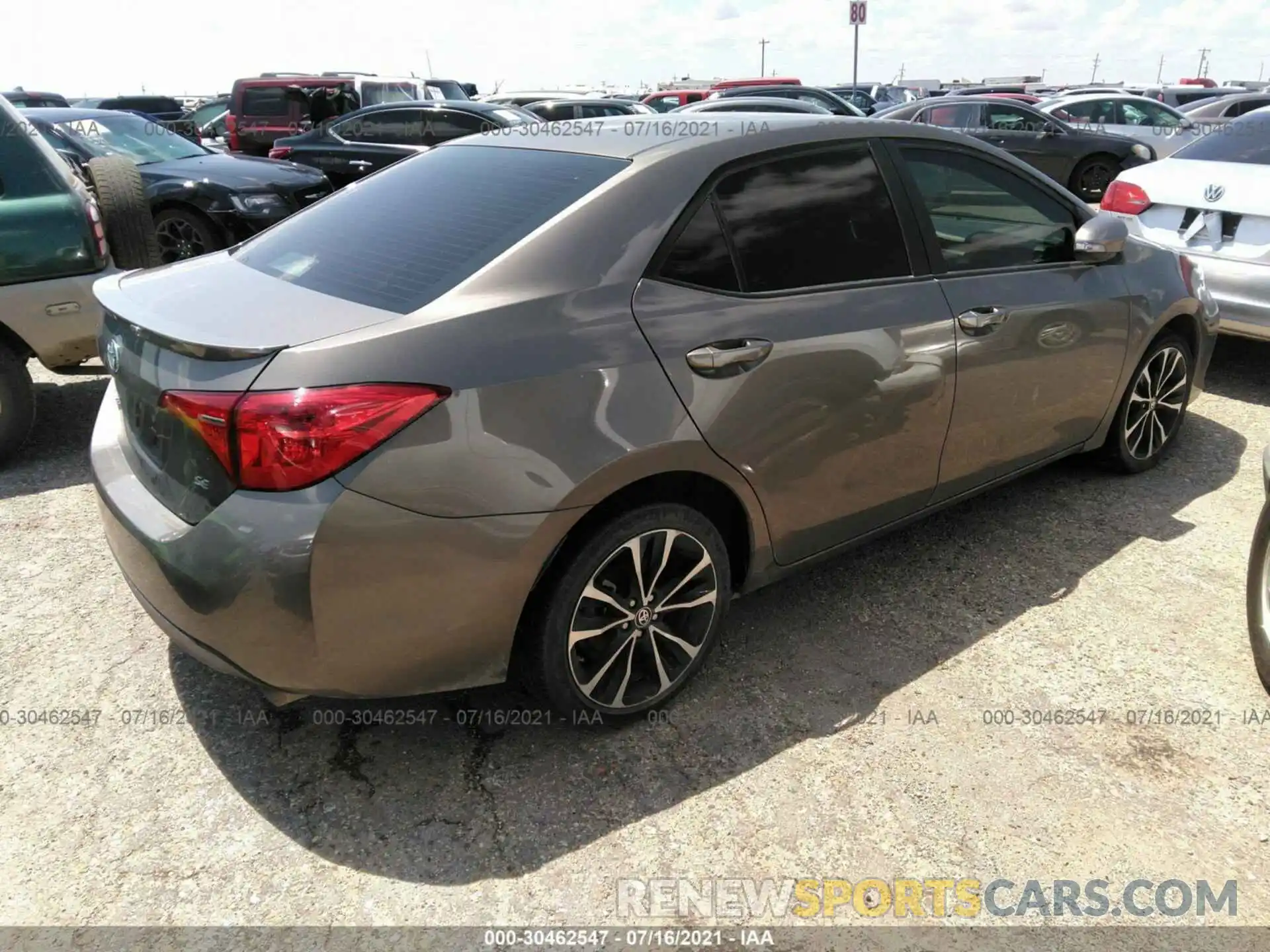 4 Photograph of a damaged car 2T1BURHEXKC161675 TOYOTA COROLLA 2019