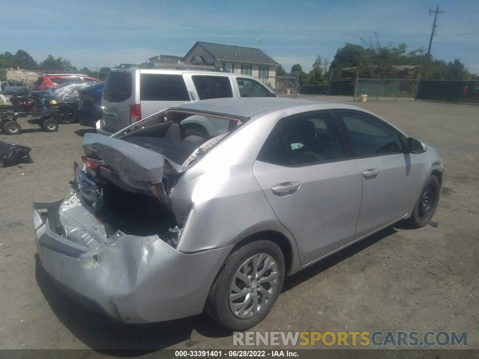 4 Photograph of a damaged car 2T1BURHEXKC161949 TOYOTA COROLLA 2019