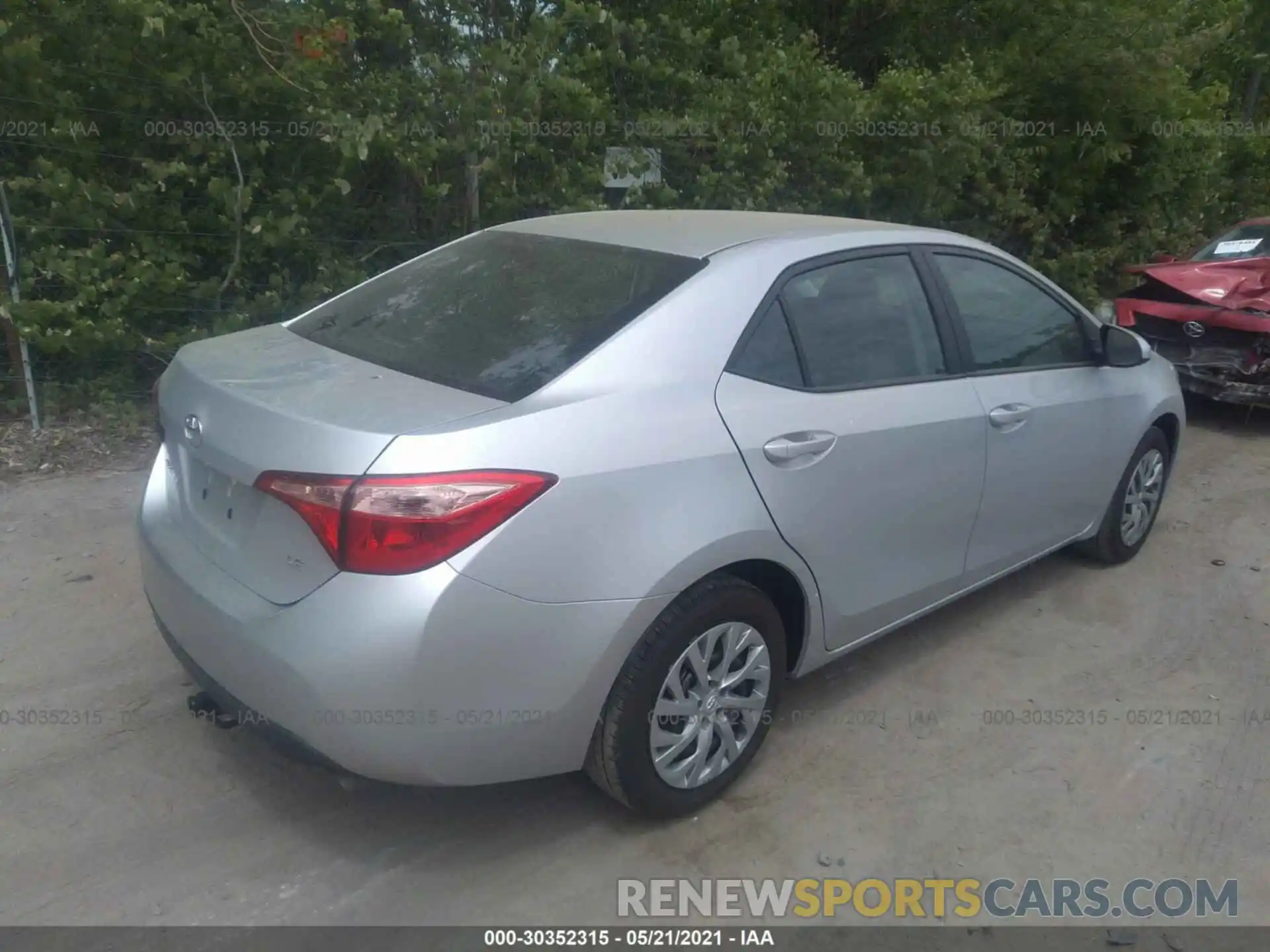 4 Photograph of a damaged car 2T1BURHEXKC162051 TOYOTA COROLLA 2019