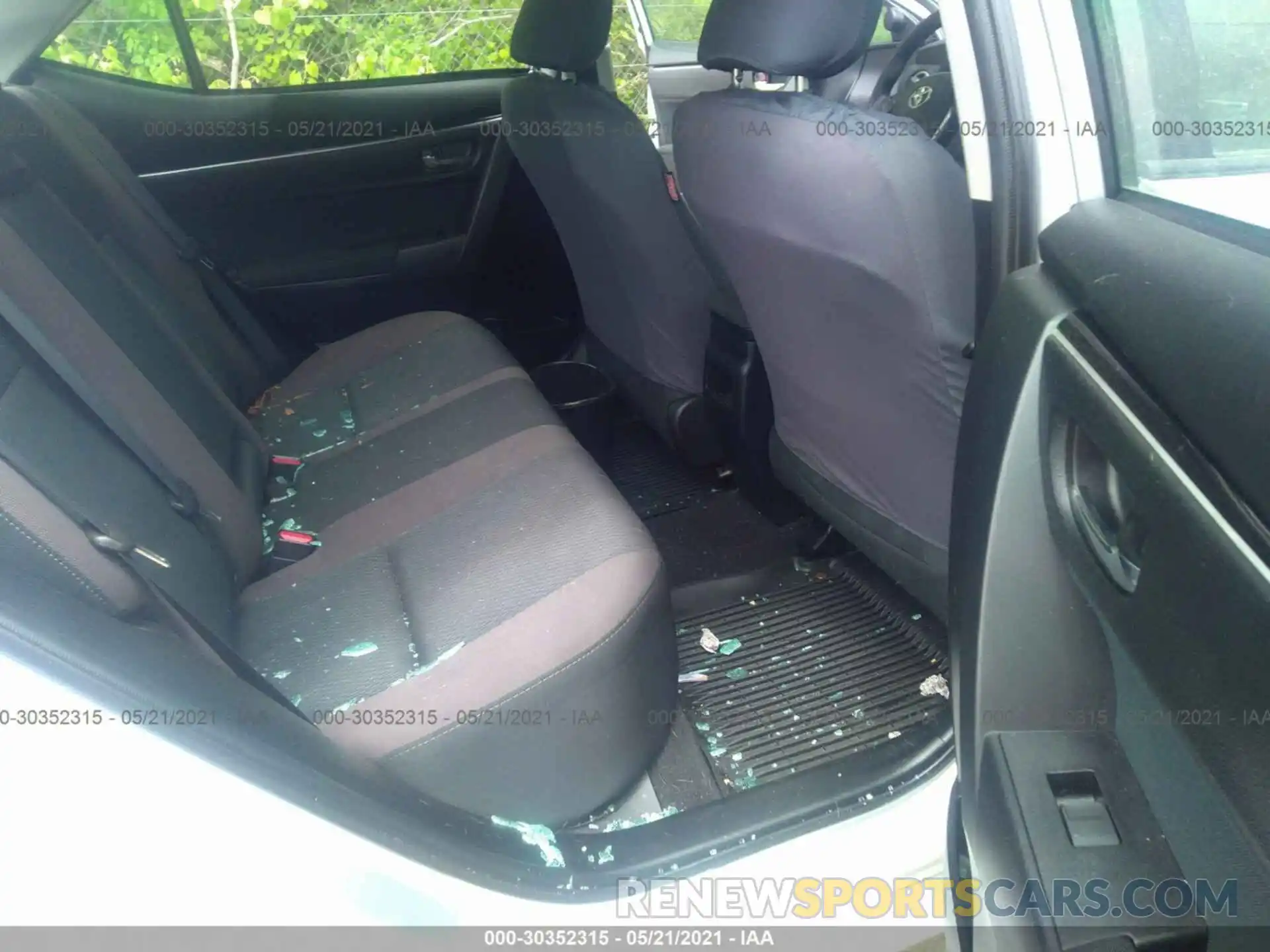 8 Photograph of a damaged car 2T1BURHEXKC162051 TOYOTA COROLLA 2019