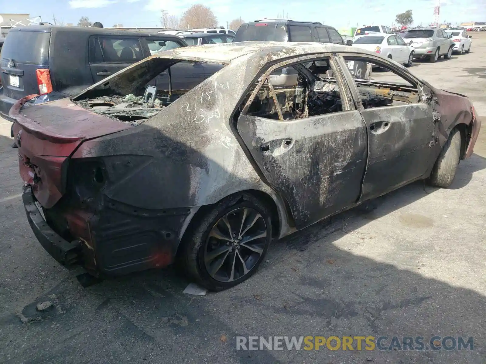 4 Photograph of a damaged car 2T1BURHEXKC162308 TOYOTA COROLLA 2019