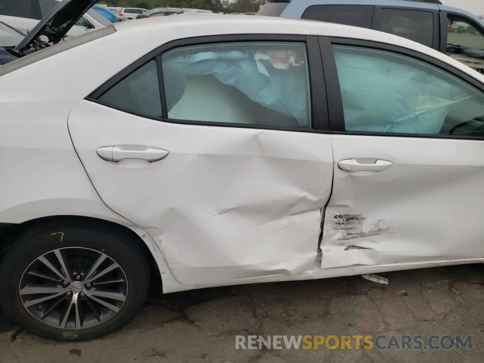 9 Photograph of a damaged car 2T1BURHEXKC163541 TOYOTA COROLLA 2019