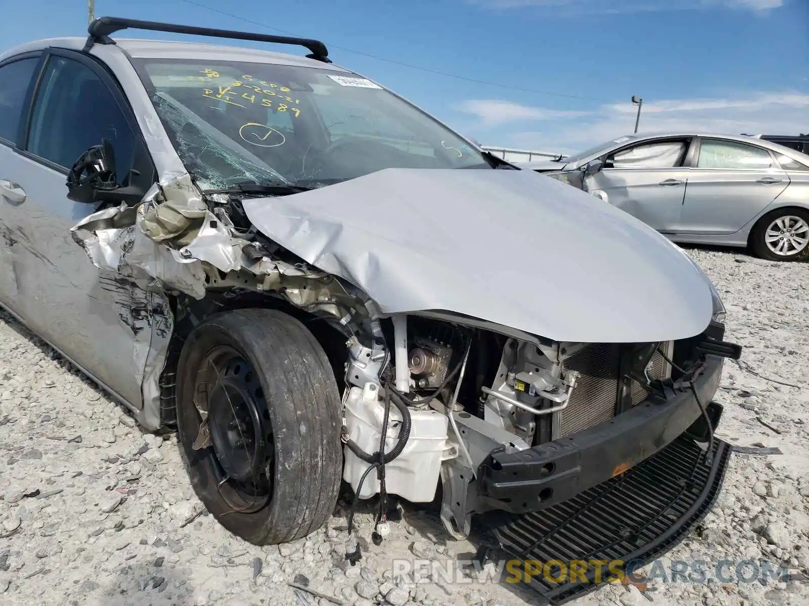 9 Photograph of a damaged car 2T1BURHEXKC164589 TOYOTA COROLLA 2019