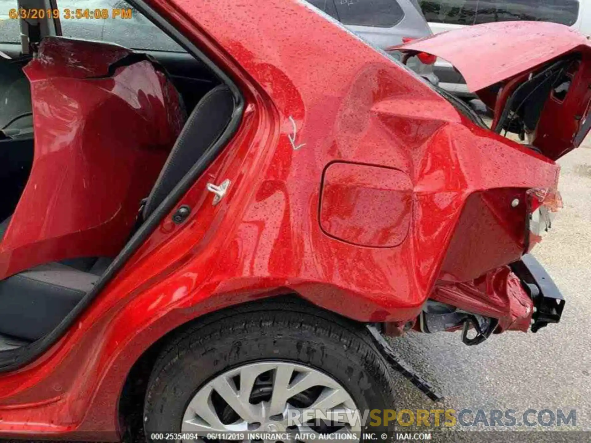 17 Photograph of a damaged car 2T1BURHEXKC170196 TOYOTA COROLLA 2019