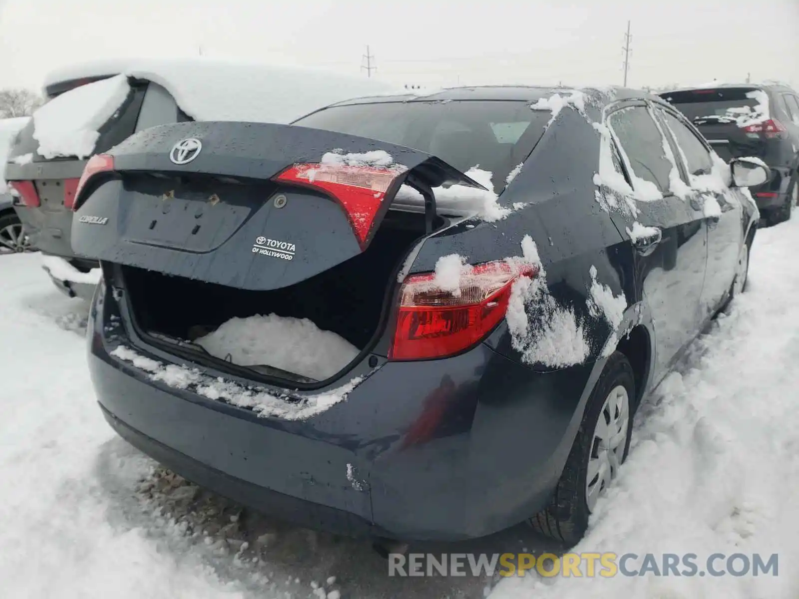 4 Photograph of a damaged car 2T1BURHEXKC170604 TOYOTA COROLLA 2019