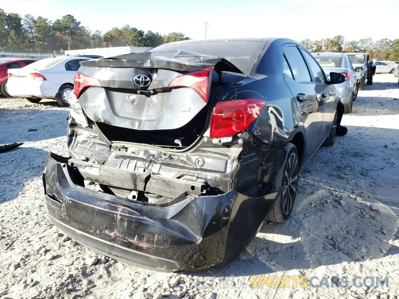 4 Photograph of a damaged car 2T1BURHEXKC171655 TOYOTA COROLLA 2019