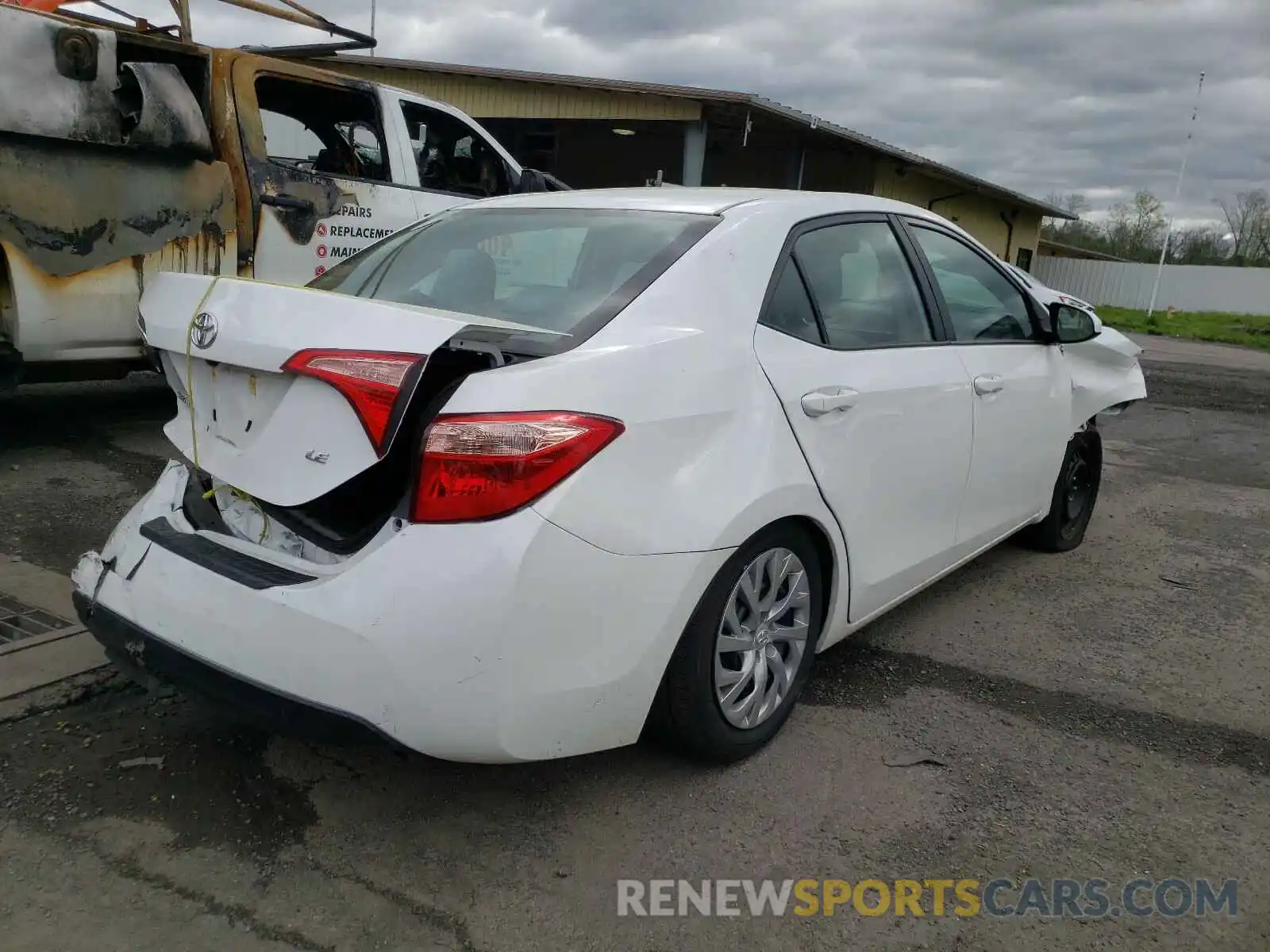 4 Photograph of a damaged car 2T1BURHEXKC172434 TOYOTA COROLLA 2019