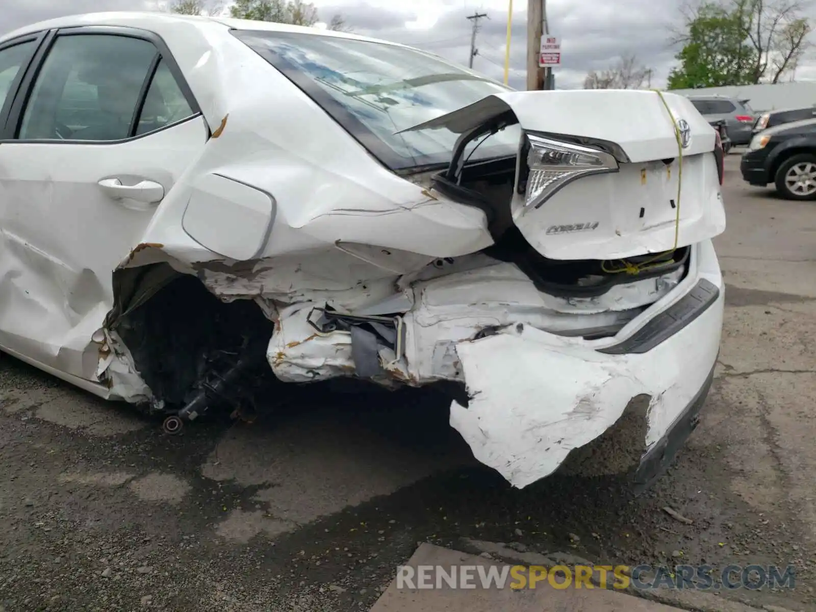 9 Photograph of a damaged car 2T1BURHEXKC172434 TOYOTA COROLLA 2019