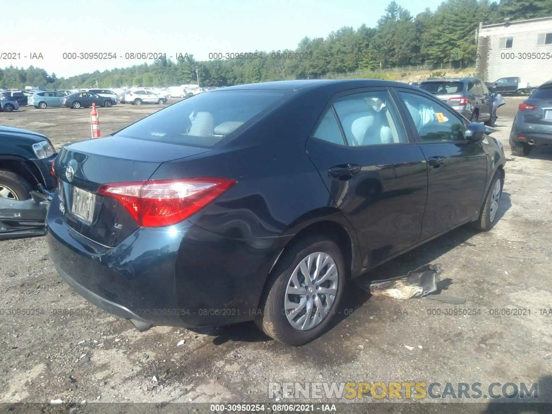 4 Photograph of a damaged car 2T1BURHEXKC173373 TOYOTA COROLLA 2019