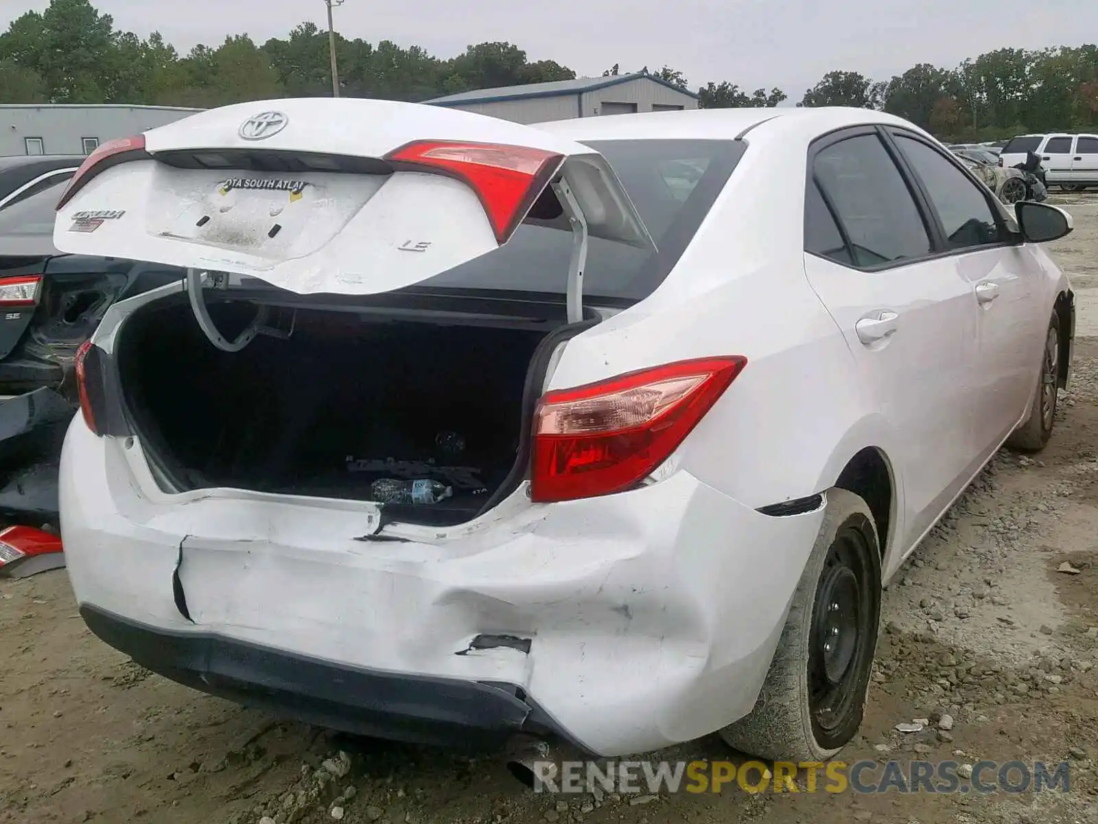 4 Photograph of a damaged car 2T1BURHEXKC182008 TOYOTA COROLLA 2019