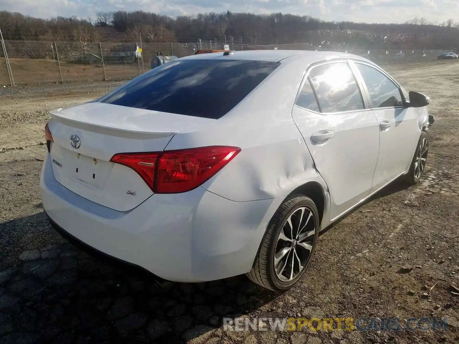 4 Photograph of a damaged car 2T1BURHEXKC183532 TOYOTA COROLLA 2019