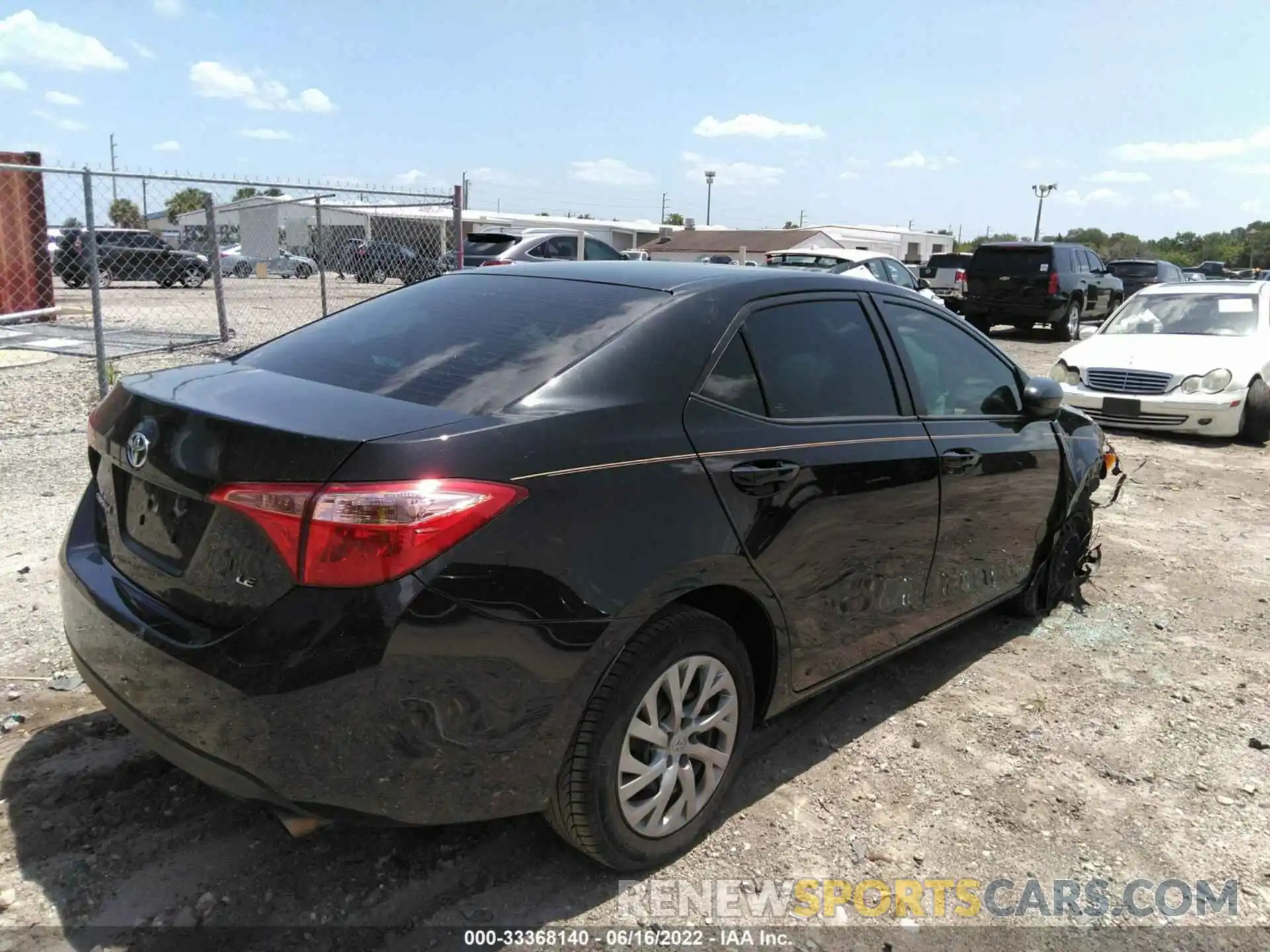 4 Photograph of a damaged car 2T1BURHEXKC186611 TOYOTA COROLLA 2019