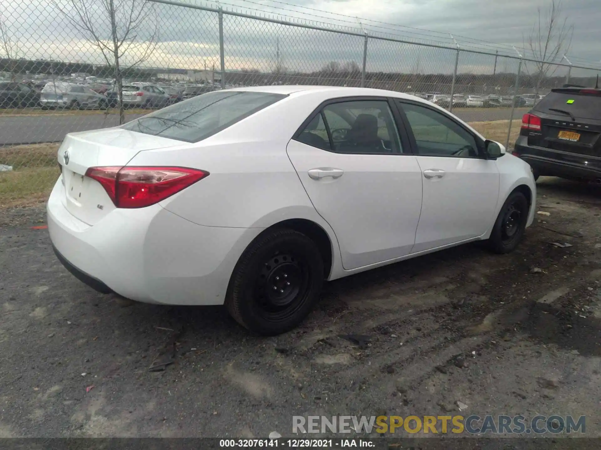 4 Photograph of a damaged car 2T1BURHEXKC187676 TOYOTA COROLLA 2019