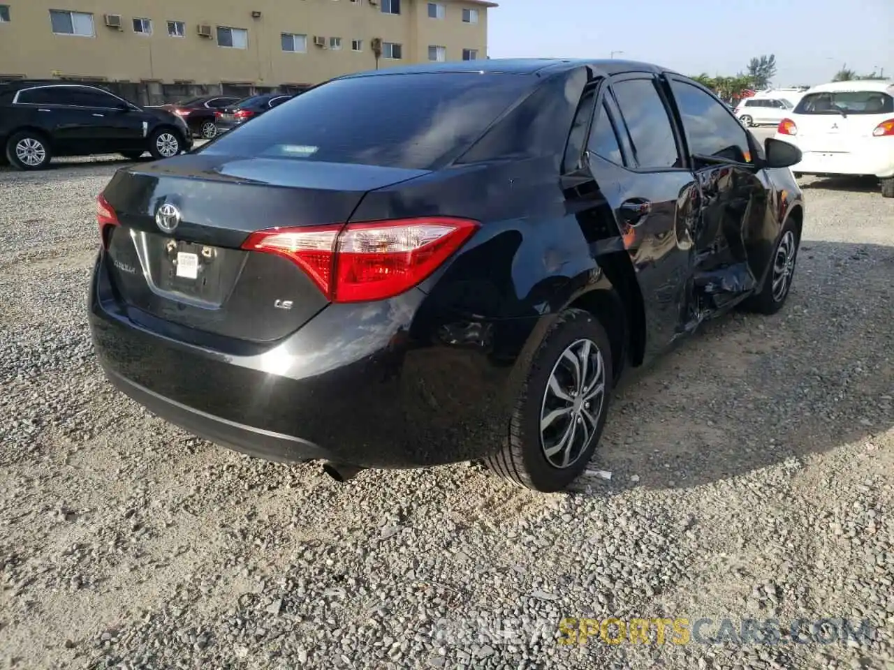 4 Photograph of a damaged car 2T1BURHEXKC191792 TOYOTA COROLLA 2019