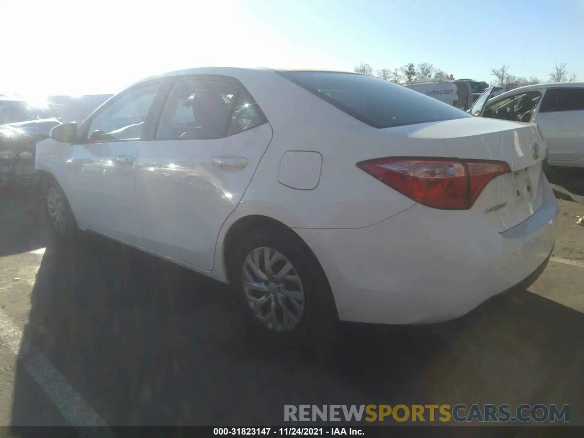 3 Photograph of a damaged car 2T1BURHEXKC192960 TOYOTA COROLLA 2019